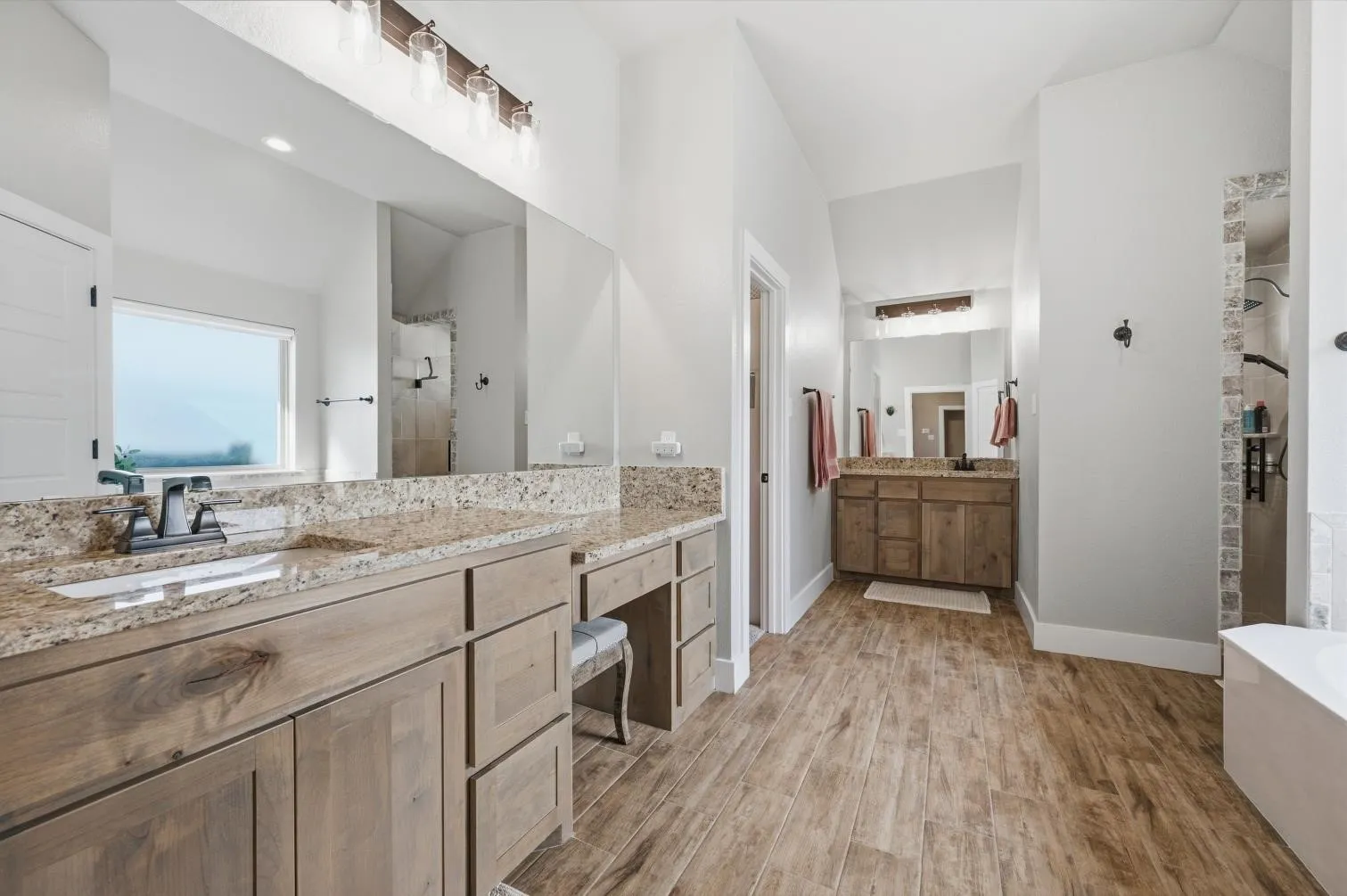Single Family Residence For Sale in Johnson County , 110 Oak View Drive, Godley, Texas 76044, 4 Bedroom, 3 Bathroom, 2 Garage spaces, 2,314 Sqft, built in 2021, mls#21391363, Real Estate Agent in Godley, Homes For Sale in Johnson county, Homes For Sale in Godley, Realtor in Godley Texas, Real Estate Brokerage Independent Realty Texas, Luminita Cordes Realtor
