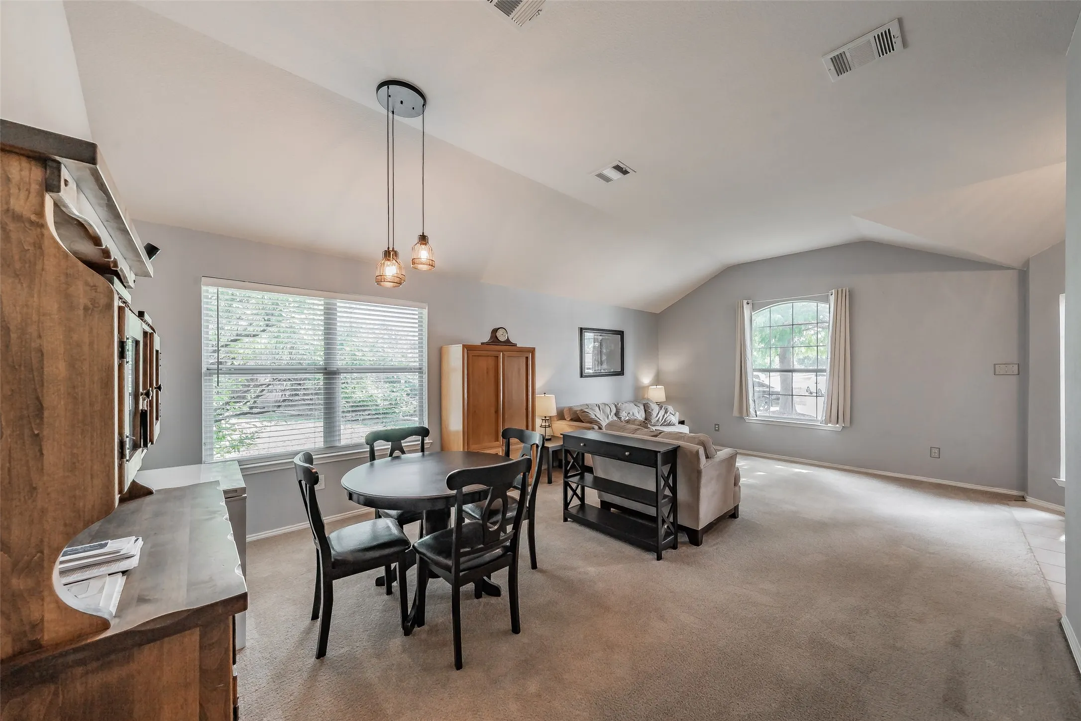 Single Family Residence For Sale in Tarrant County , 8532 Cactus Patch Way, Fort Worth, Texas 76131, 3 Bedroom, 2 Bathroom, 2 Garage spaces, 1,868 Sqft, built in 2006, mls#21394568, Real Estate Agent in Fort Worth, Homes For Sale in Tarrant county, Homes For Sale in Fort Worth, Realtor in Fort Worth Texas, Real Estate Brokerage Independent Realty Texas, Luminita Cordes Realtor