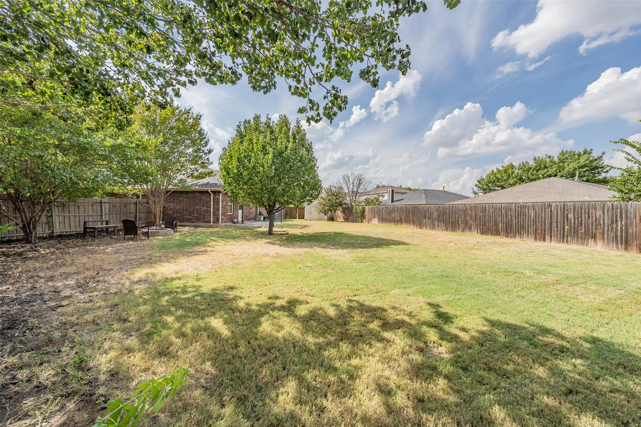 Single Family Residence For Sale in Tarrant County , 8532 Cactus Patch Way, Fort Worth, Texas 76131, 3 Bedroom, 2 Bathroom, 2 Garage spaces, 1,868 Sqft, built in 2006, mls#21394568, Real Estate Agent in Fort Worth, Homes For Sale in Tarrant county, Homes For Sale in Fort Worth, Realtor in Fort Worth Texas, Real Estate Brokerage Independent Realty Texas, Luminita Cordes Realtor