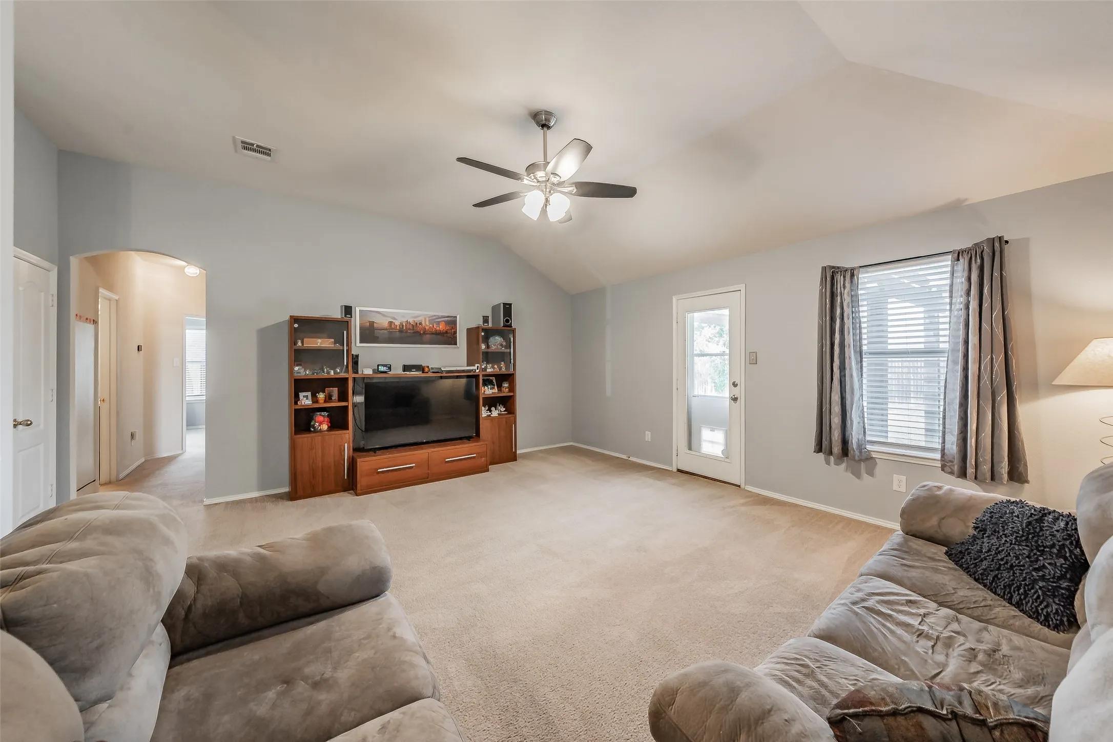 Single Family Residence For Sale in Tarrant County , 8532 Cactus Patch Way, Fort Worth, Texas 76131, 3 Bedroom, 2 Bathroom, 2 Garage spaces, 1,868 Sqft, built in 2006, mls#21394568, Real Estate Agent in Fort Worth, Homes For Sale in Tarrant county, Homes For Sale in Fort Worth, Realtor in Fort Worth Texas, Real Estate Brokerage Independent Realty Texas, Luminita Cordes Realtor