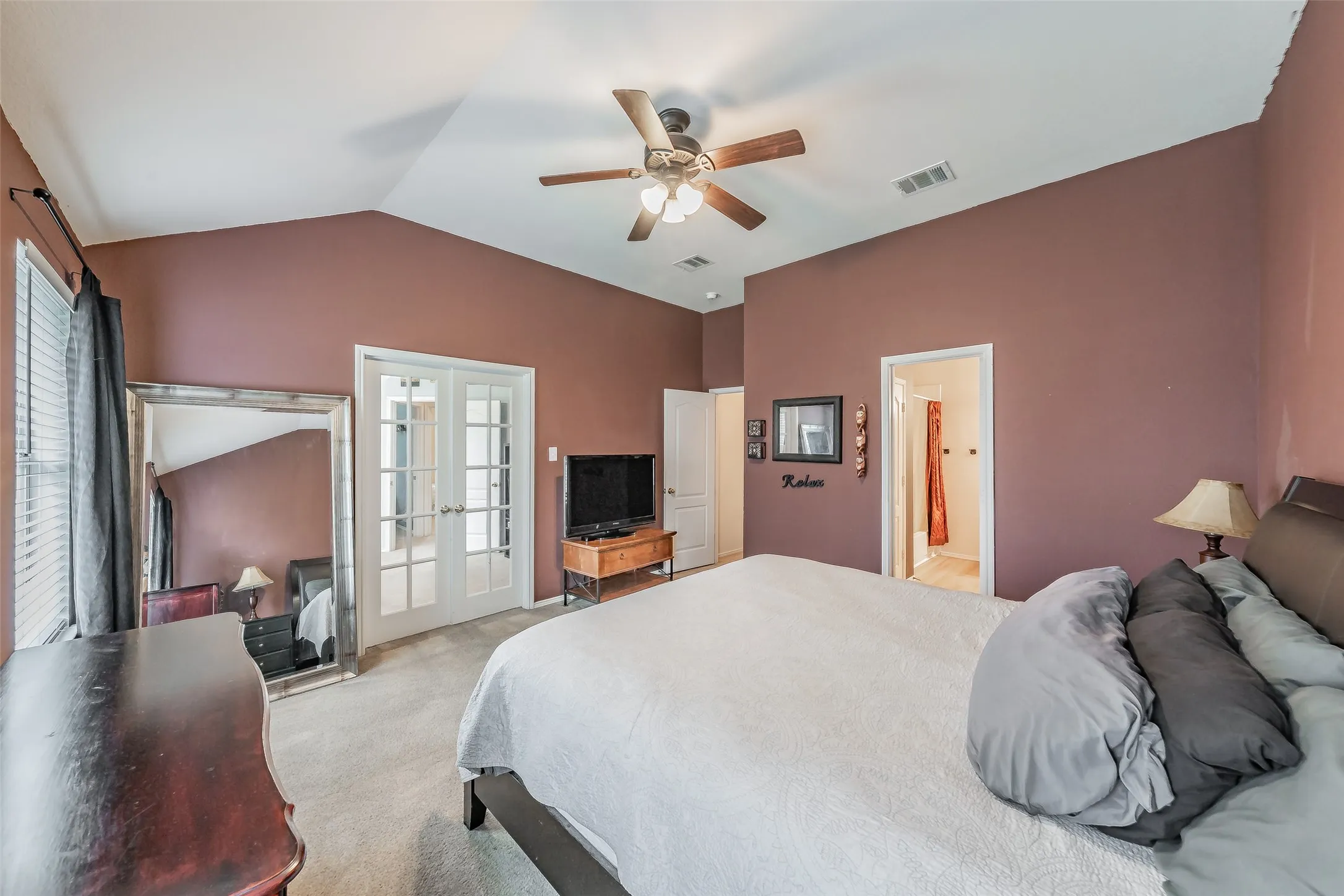 Single Family Residence For Sale in Tarrant County , 8532 Cactus Patch Way, Fort Worth, Texas 76131, 3 Bedroom, 2 Bathroom, 2 Garage spaces, 1,868 Sqft, built in 2006, mls#21394568, Real Estate Agent in Fort Worth, Homes For Sale in Tarrant county, Homes For Sale in Fort Worth, Realtor in Fort Worth Texas, Real Estate Brokerage Independent Realty Texas, Luminita Cordes Realtor
