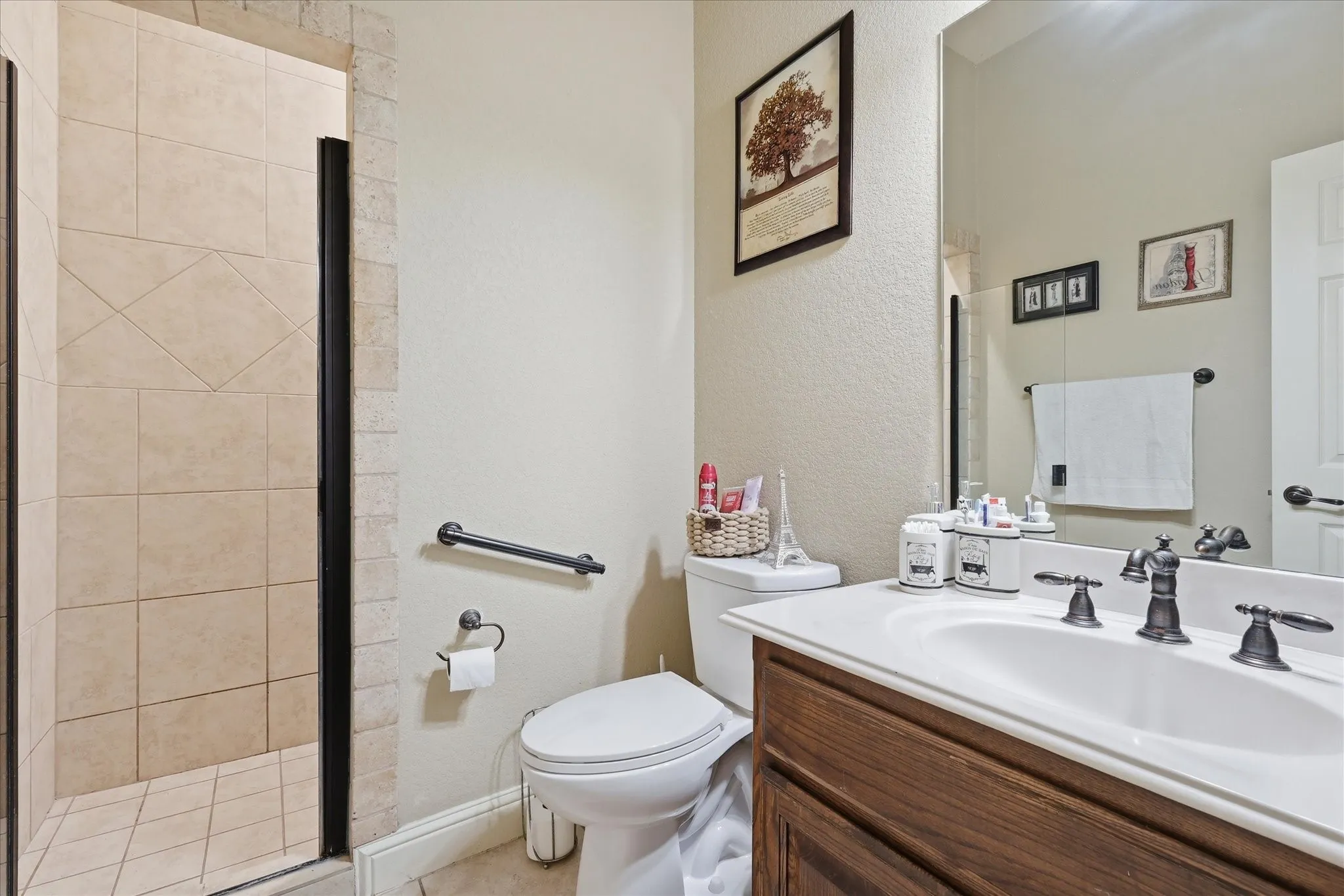 Single Family Residence For Sale in Parker County , 150 Blacktail Lane, Azle, Texas 76020, 4 Bedroom, 3 Bathroom, 6 Garage spaces, 3,089 Sqft, built in 2005, mls#21384039, Real Estate Agent in Azle, Homes For Sale in Parker county, Homes For Sale in Azle, Realtor in Azle Texas, Real Estate Brokerage Independent Realty Texas, Luminita Cordes Realtor