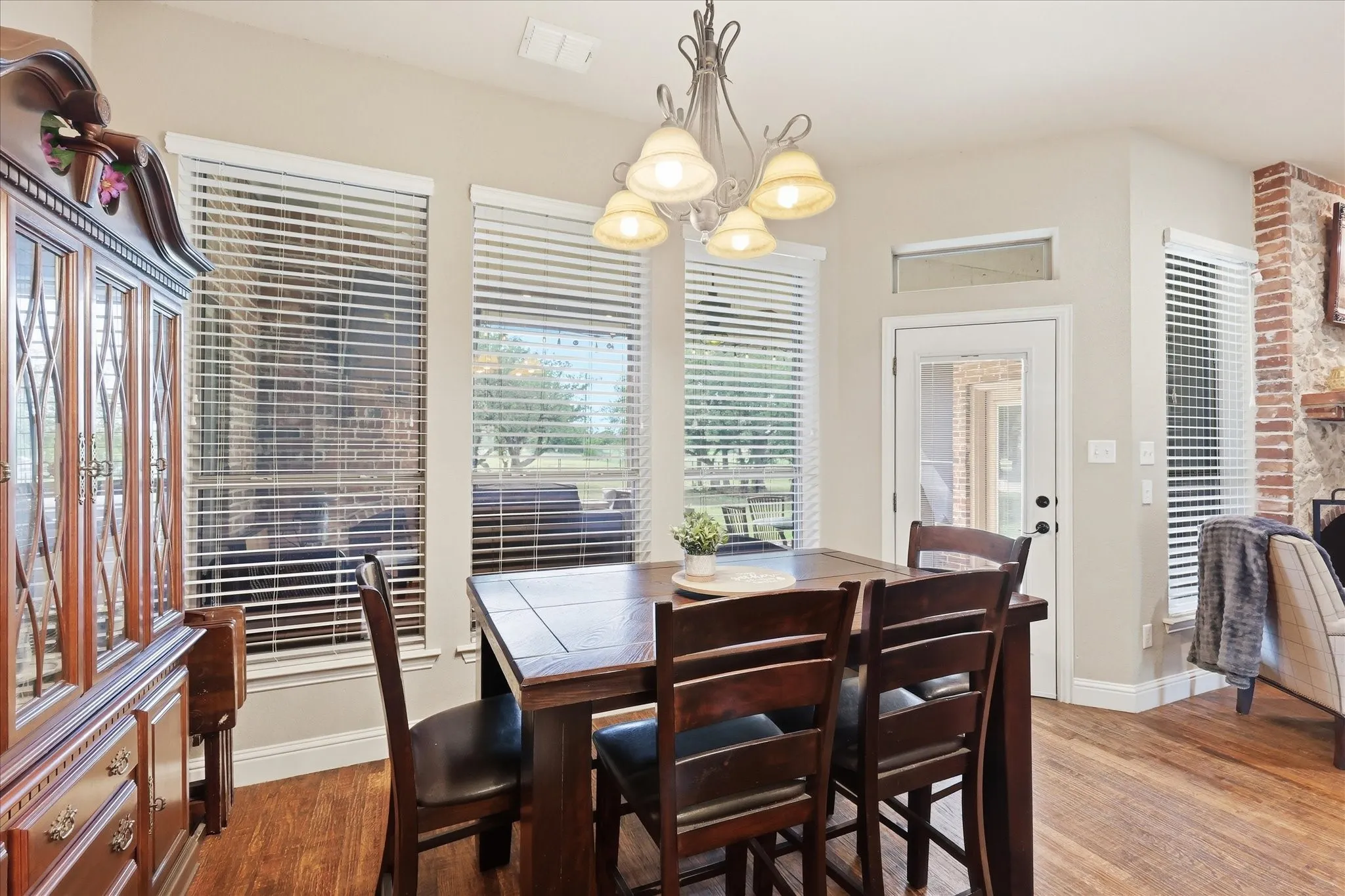 Single Family Residence For Sale in Parker County , 150 Blacktail Lane, Azle, Texas 76020, 4 Bedroom, 3 Bathroom, 6 Garage spaces, 3,089 Sqft, built in 2005, mls#21384039, Real Estate Agent in Azle, Homes For Sale in Parker county, Homes For Sale in Azle, Realtor in Azle Texas, Real Estate Brokerage Independent Realty Texas, Luminita Cordes Realtor