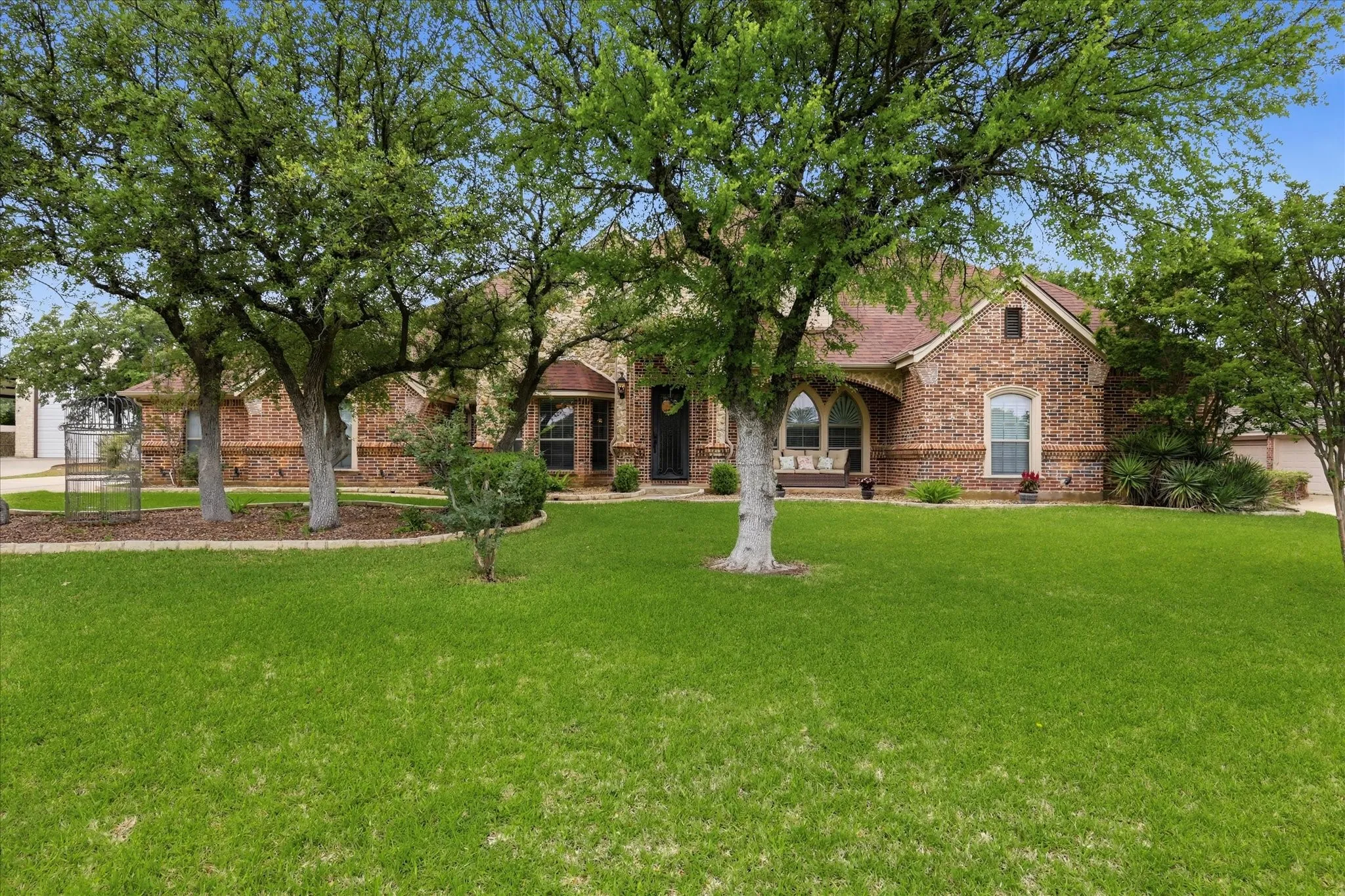 Single Family Residence For Sale in Parker County , 150 Blacktail Lane, Azle, Texas 76020, 4 Bedroom, 3 Bathroom, 6 Garage spaces, 3,089 Sqft, built in 2005, mls#21384039, Real Estate Agent in Azle, Homes For Sale in Parker county, Homes For Sale in Azle, Realtor in Azle Texas, Real Estate Brokerage Independent Realty Texas, Luminita Cordes Realtor