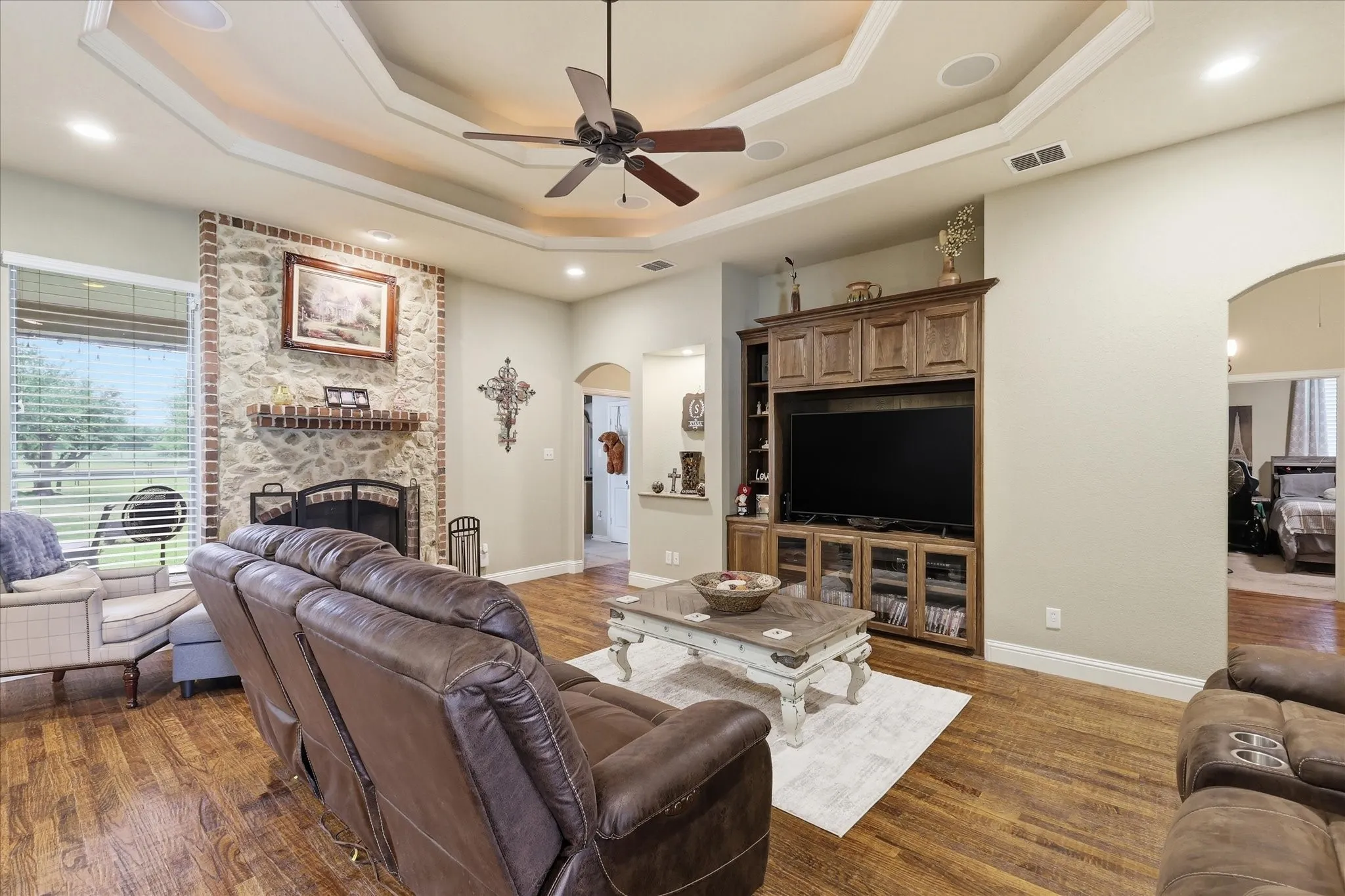Single Family Residence For Sale in Parker County , 150 Blacktail Lane, Azle, Texas 76020, 4 Bedroom, 3 Bathroom, 6 Garage spaces, 3,089 Sqft, built in 2005, mls#21384039, Real Estate Agent in Azle, Homes For Sale in Parker county, Homes For Sale in Azle, Realtor in Azle Texas, Real Estate Brokerage Independent Realty Texas, Luminita Cordes Realtor
