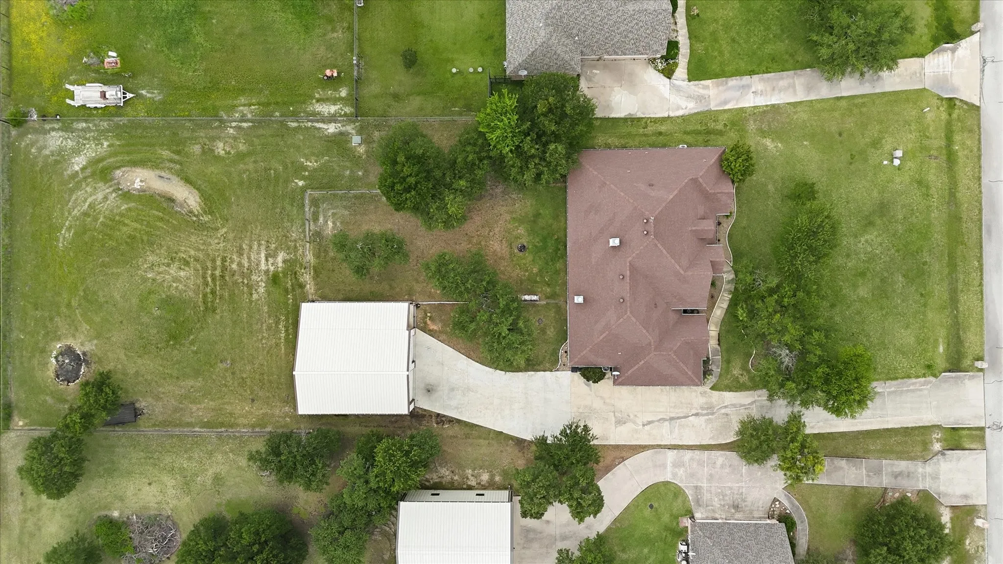 Single Family Residence For Sale in Parker County , 150 Blacktail Lane, Azle, Texas 76020, 4 Bedroom, 3 Bathroom, 6 Garage spaces, 3,089 Sqft, built in 2005, mls#21384039, Real Estate Agent in Azle, Homes For Sale in Parker county, Homes For Sale in Azle, Realtor in Azle Texas, Real Estate Brokerage Independent Realty Texas, Luminita Cordes Realtor