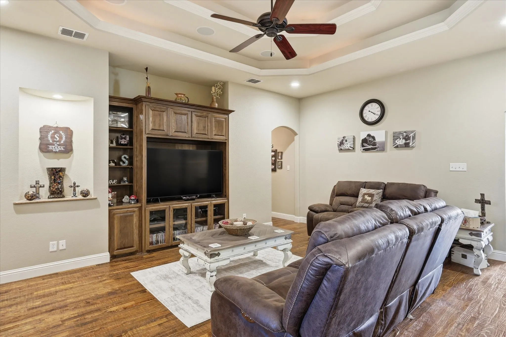 Single Family Residence For Sale in Parker County , 150 Blacktail Lane, Azle, Texas 76020, 4 Bedroom, 3 Bathroom, 6 Garage spaces, 3,089 Sqft, built in 2005, mls#21384039, Real Estate Agent in Azle, Homes For Sale in Parker county, Homes For Sale in Azle, Realtor in Azle Texas, Real Estate Brokerage Independent Realty Texas, Luminita Cordes Realtor