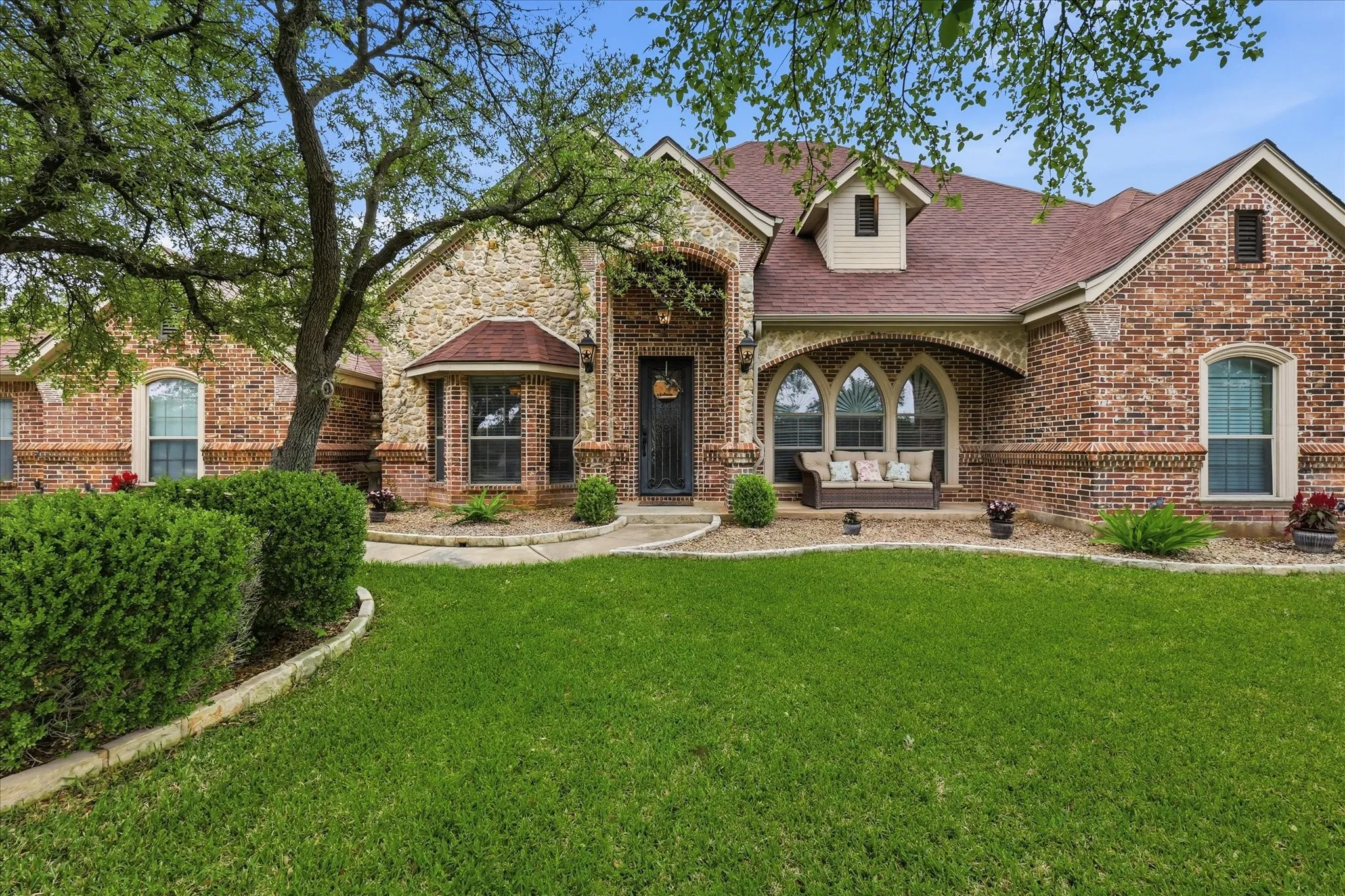 Single Family Residence For Sale in Parker County , 150 Blacktail Lane, Azle, Texas 76020, 4 Bedroom, 3 Bathroom, 6 Garage spaces, 3,089 Sqft, built in 2005, mls#21384039, Real Estate Agent in Azle, Homes For Sale in Parker county, Homes For Sale in Azle, Realtor in Azle Texas, Real Estate Brokerage Independent Realty Texas, Luminita Cordes Realtor
