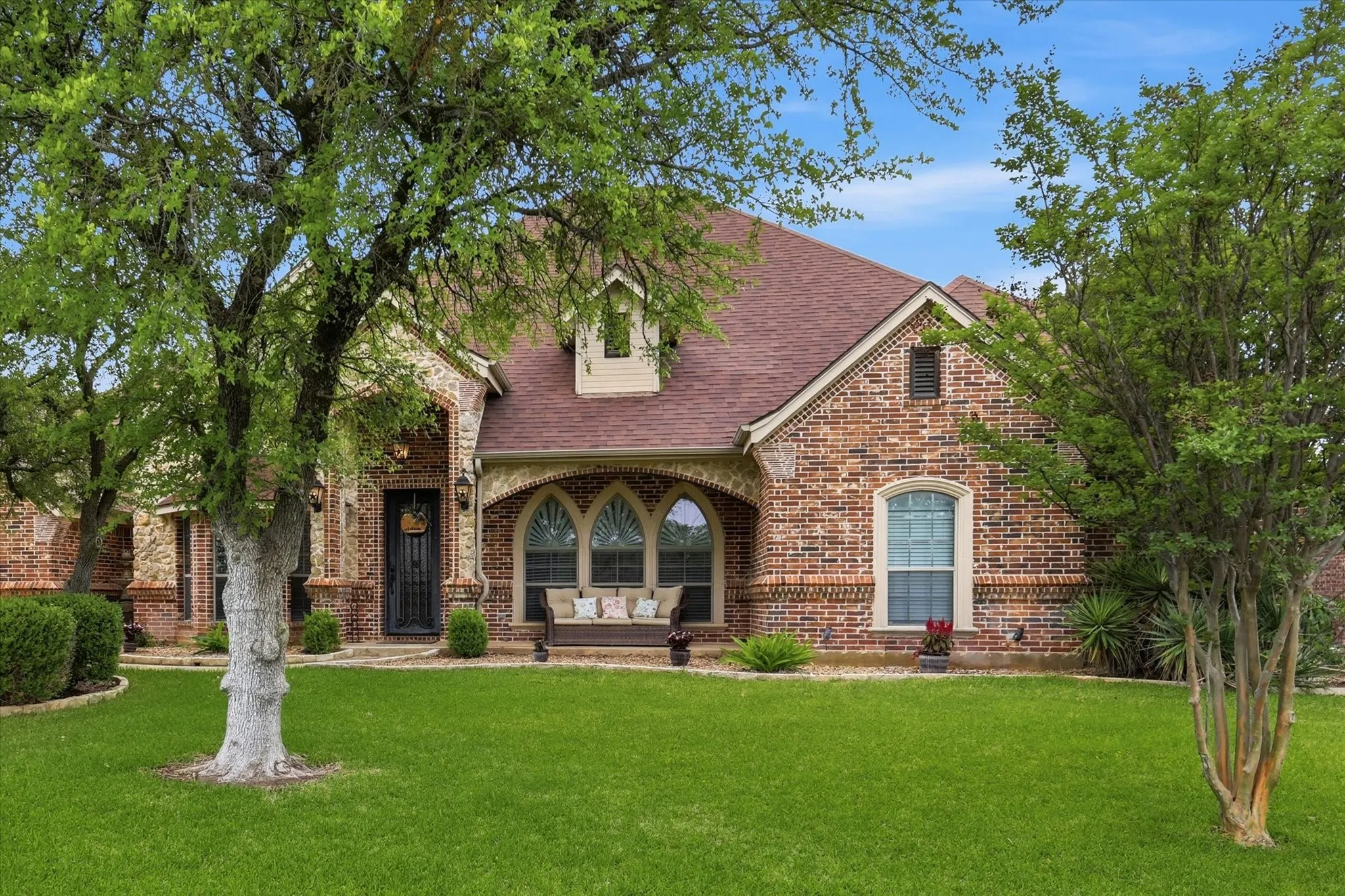 Single Family Residence For Sale in Parker County , 150 Blacktail Lane, Azle, Texas 76020, 4 Bedroom, 3 Bathroom, 6 Garage spaces, 3,089 Sqft, built in 2005, mls#21384039, Real Estate Agent in Azle, Homes For Sale in Parker county, Homes For Sale in Azle, Realtor in Azle Texas, Real Estate Brokerage Independent Realty Texas, Luminita Cordes Realtor