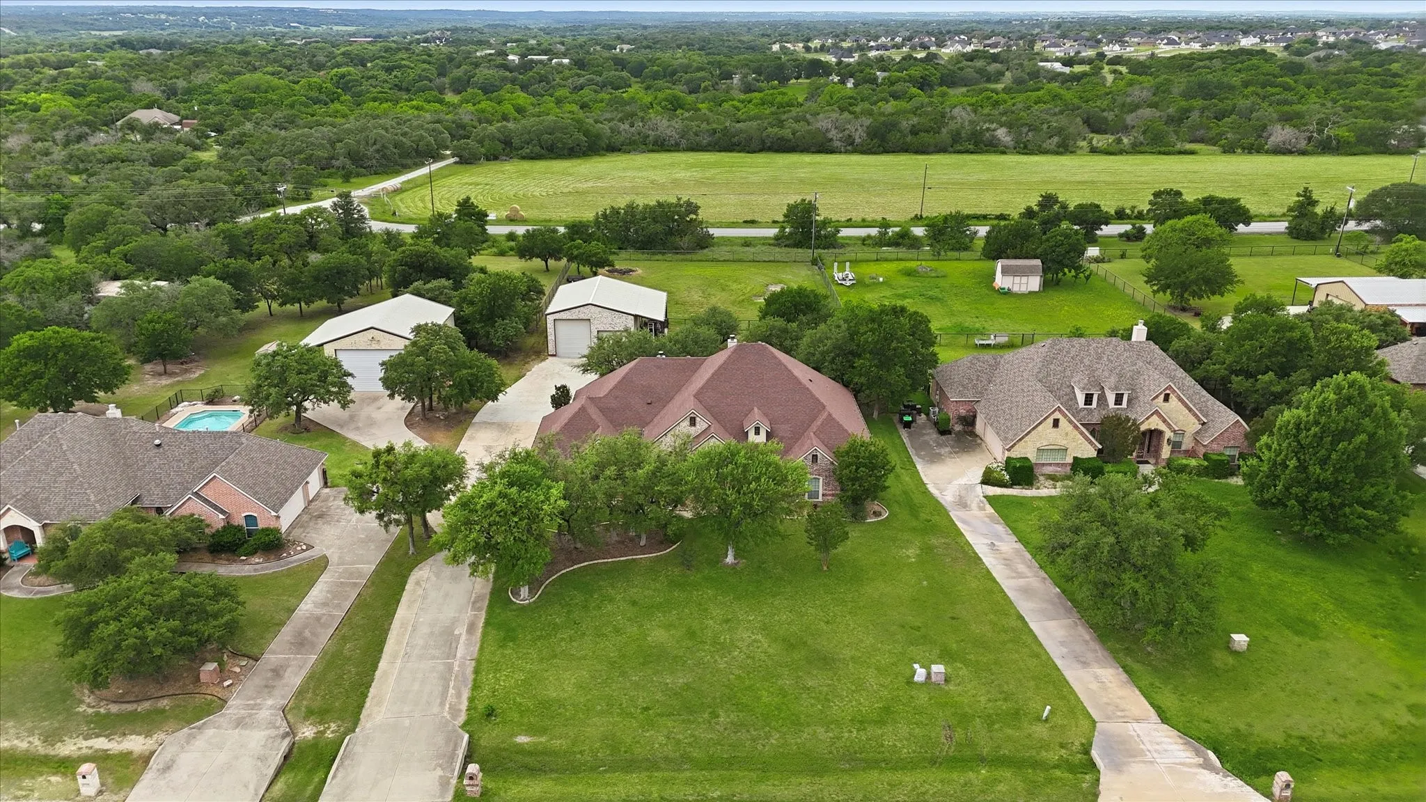 Single Family Residence For Sale in Parker County , 150 Blacktail Lane, Azle, Texas 76020, 4 Bedroom, 3 Bathroom, 6 Garage spaces, 3,089 Sqft, built in 2005, mls#21384039, Real Estate Agent in Azle, Homes For Sale in Parker county, Homes For Sale in Azle, Realtor in Azle Texas, Real Estate Brokerage Independent Realty Texas, Luminita Cordes Realtor