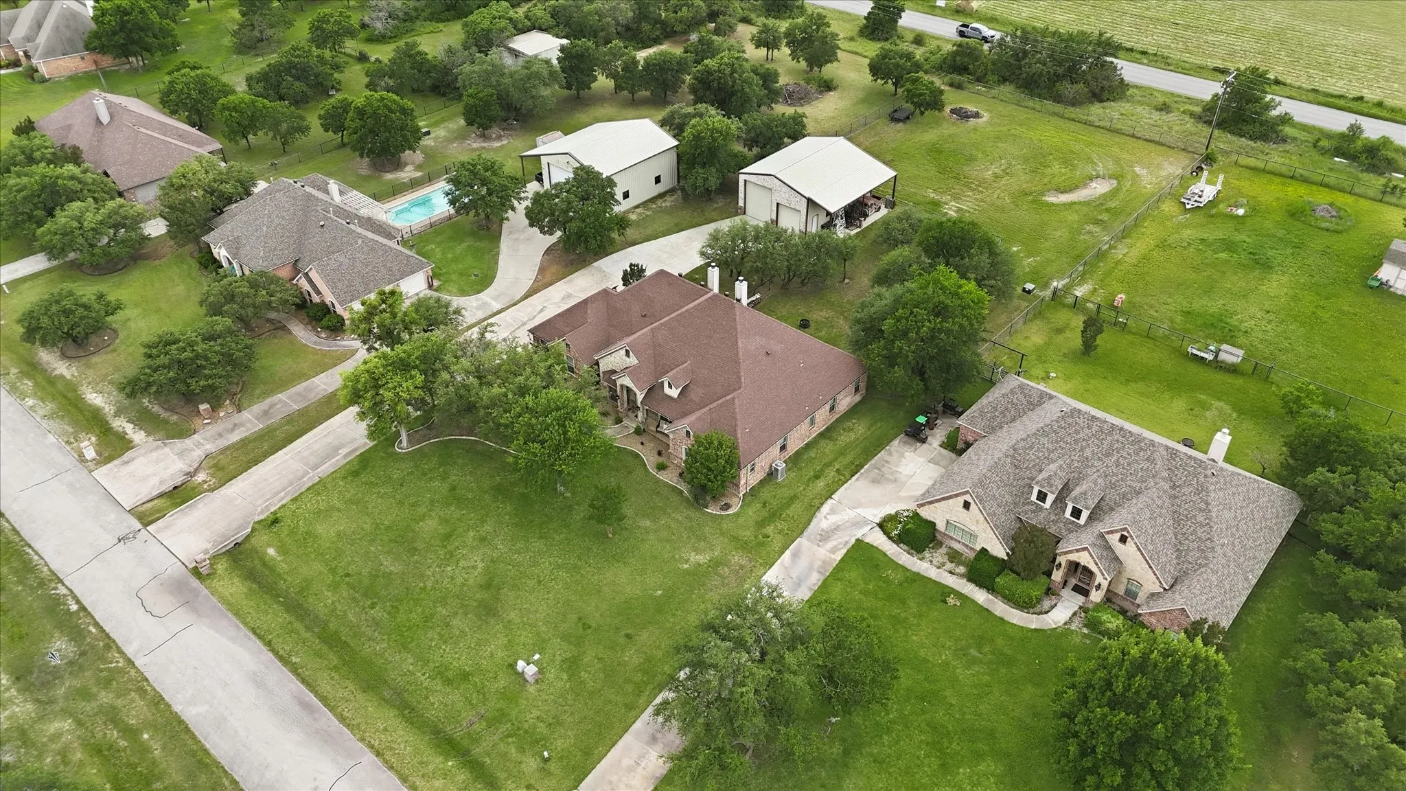Single Family Residence For Sale in Parker County , 150 Blacktail Lane, Azle, Texas 76020, 4 Bedroom, 3 Bathroom, 6 Garage spaces, 3,089 Sqft, built in 2005, mls#21384039, Real Estate Agent in Azle, Homes For Sale in Parker county, Homes For Sale in Azle, Realtor in Azle Texas, Real Estate Brokerage Independent Realty Texas, Luminita Cordes Realtor