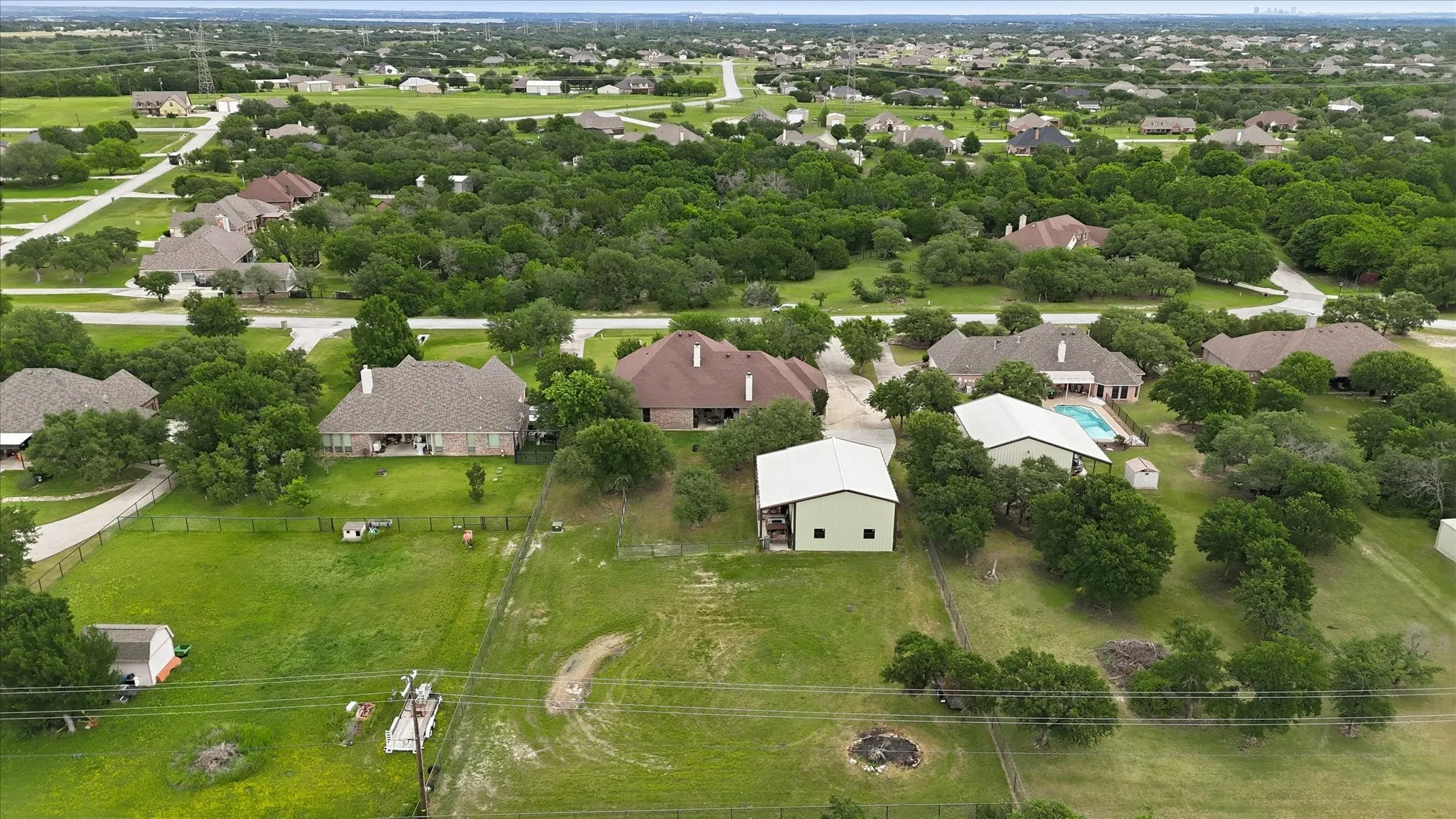 Single Family Residence For Sale in Parker County , 150 Blacktail Lane, Azle, Texas 76020, 4 Bedroom, 3 Bathroom, 6 Garage spaces, 3,089 Sqft, built in 2005, mls#21384039, Real Estate Agent in Azle, Homes For Sale in Parker county, Homes For Sale in Azle, Realtor in Azle Texas, Real Estate Brokerage Independent Realty Texas, Luminita Cordes Realtor