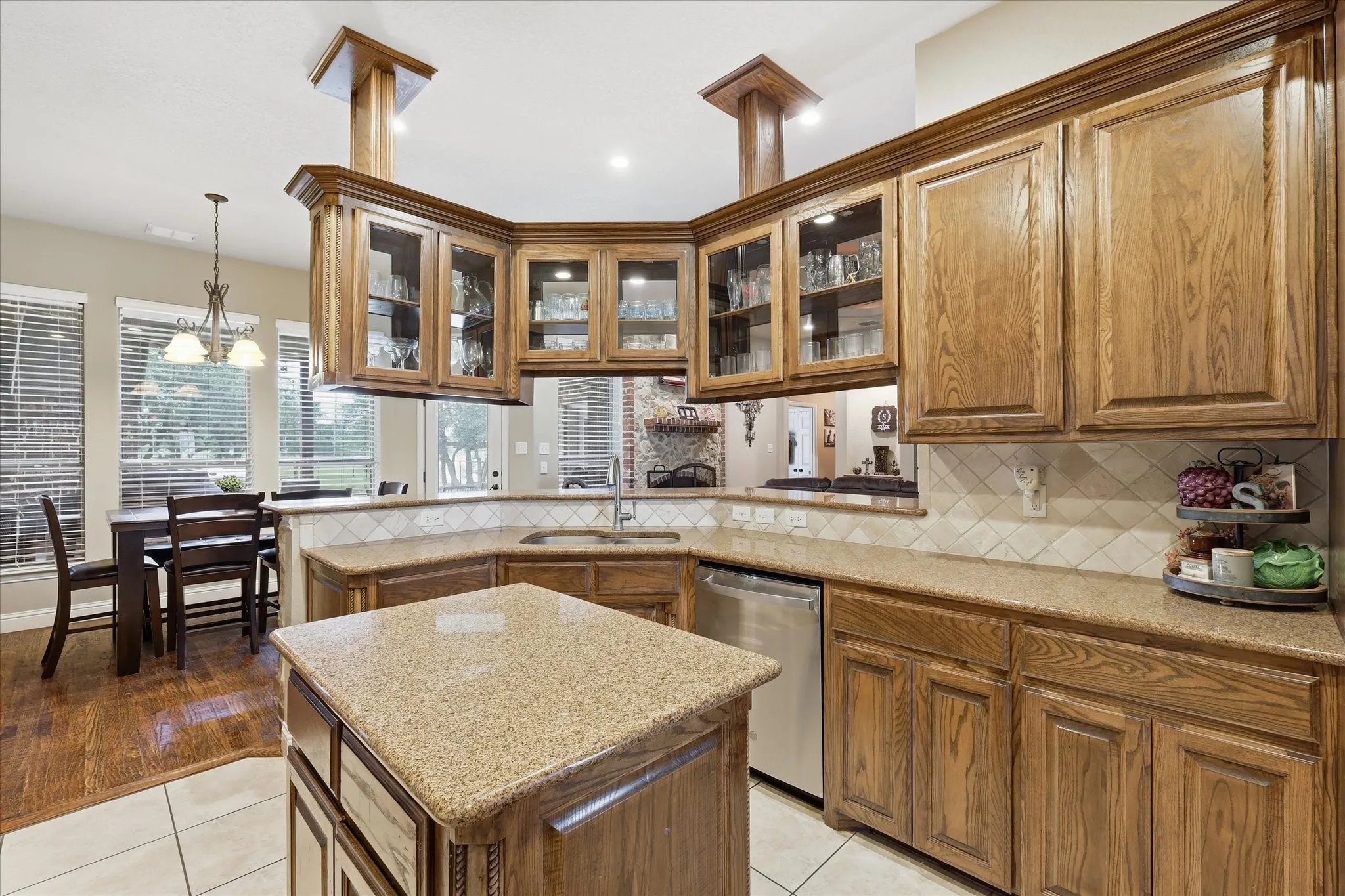 Single Family Residence For Sale in Parker County , 150 Blacktail Lane, Azle, Texas 76020, 4 Bedroom, 3 Bathroom, 6 Garage spaces, 3,089 Sqft, built in 2005, mls#21384039, Real Estate Agent in Azle, Homes For Sale in Parker county, Homes For Sale in Azle, Realtor in Azle Texas, Real Estate Brokerage Independent Realty Texas, Luminita Cordes Realtor