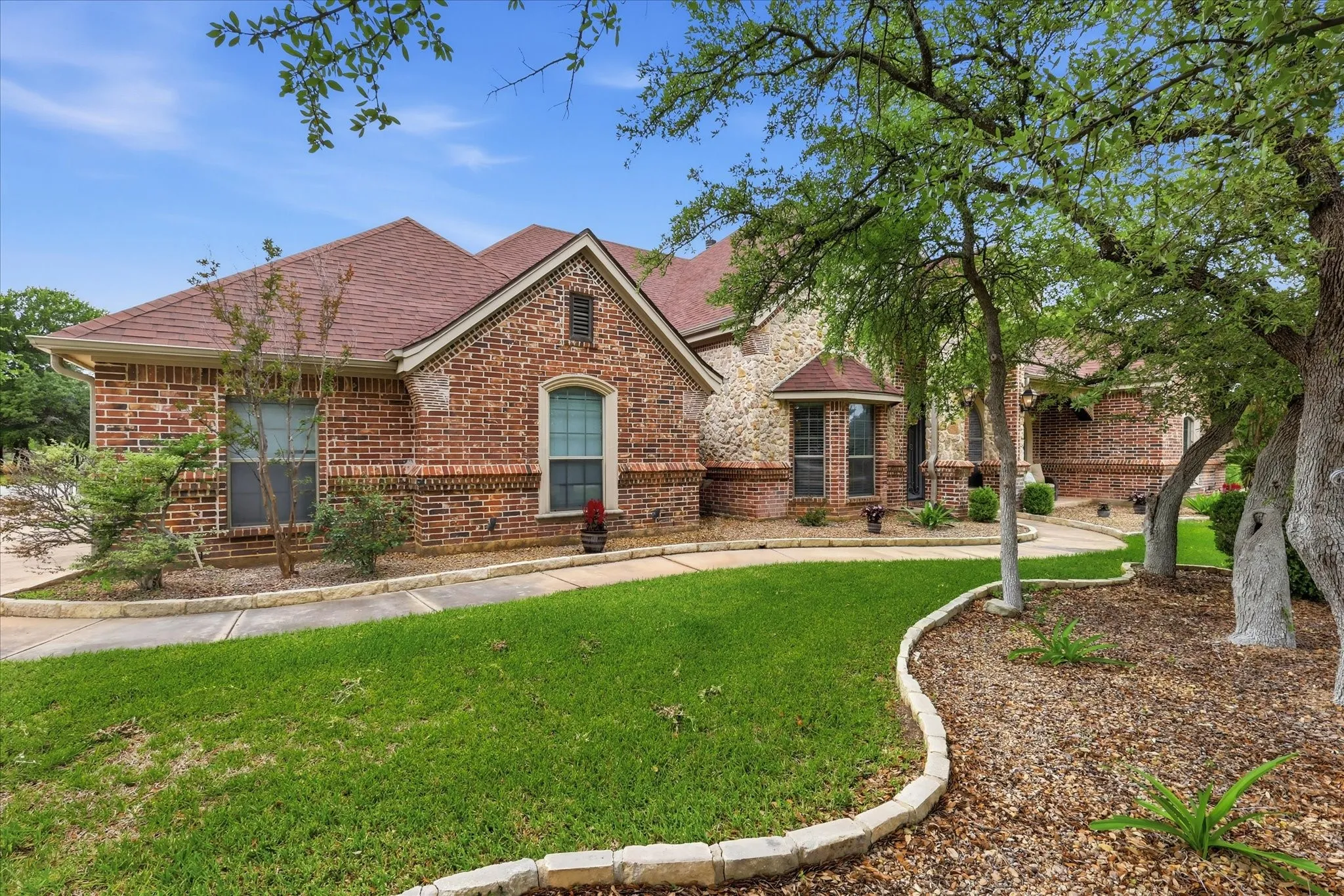 Single Family Residence For Sale in Parker County , 150 Blacktail Lane, Azle, Texas 76020, 4 Bedroom, 3 Bathroom, 6 Garage spaces, 3,089 Sqft, built in 2005, mls#21384039, Real Estate Agent in Azle, Homes For Sale in Parker county, Homes For Sale in Azle, Realtor in Azle Texas, Real Estate Brokerage Independent Realty Texas, Luminita Cordes Realtor