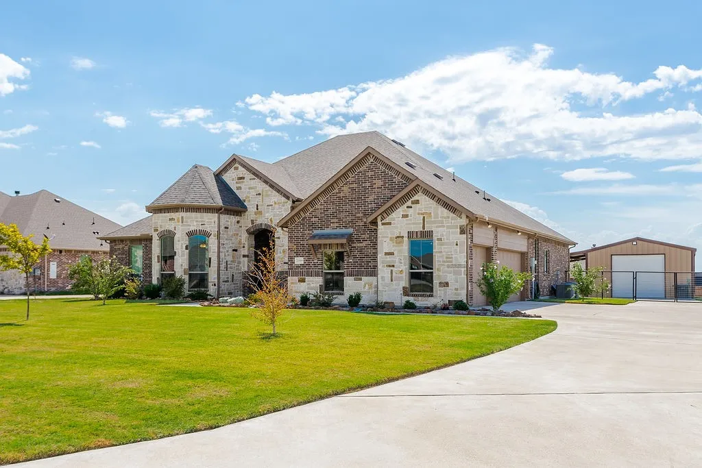 ,45 acre lot on a cul-de-sac