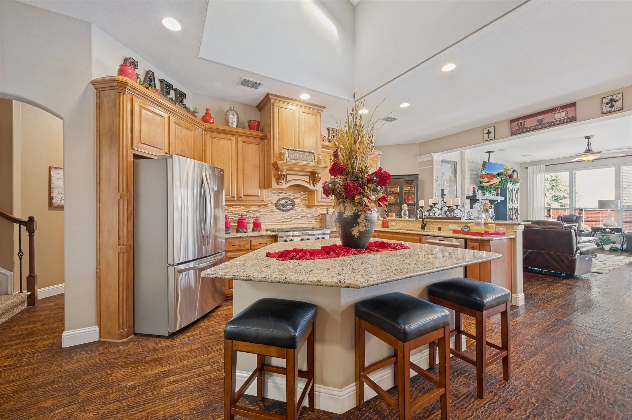 Single Family Residence For Sale in Collin County , 821 Echo Drive, Prosper, Texas 75078, 4 Bedroom, 5 Bathroom, 3 Garage spaces, 4,079 Sqft, built in 2006, mls#21393182, Real Estate Agent in Prosper, Homes For Sale in Collin county, Homes For Sale in Prosper, Realtor in Prosper Texas, Real Estate Brokerage Independent Realty Texas, Luminita Cordes Realtor