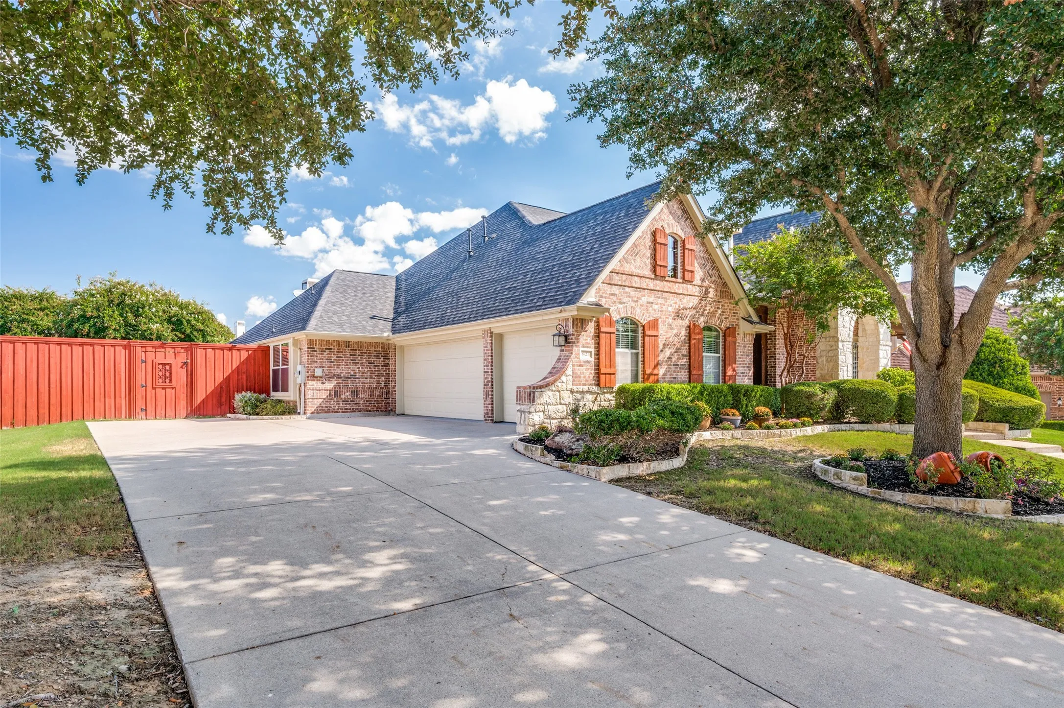 Single Family Residence For Sale in Collin County , 821 Echo Drive, Prosper, Texas 75078, 4 Bedroom, 5 Bathroom, 3 Garage spaces, 4,079 Sqft, built in 2006, mls#21393182, Real Estate Agent in Prosper, Homes For Sale in Collin county, Homes For Sale in Prosper, Realtor in Prosper Texas, Real Estate Brokerage Independent Realty Texas, Luminita Cordes Realtor
