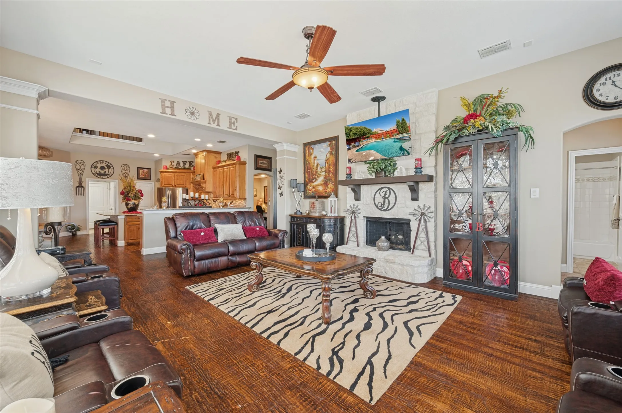 Single Family Residence For Sale in Collin County , 821 Echo Drive, Prosper, Texas 75078, 4 Bedroom, 5 Bathroom, 3 Garage spaces, 4,079 Sqft, built in 2006, mls#21393182, Real Estate Agent in Prosper, Homes For Sale in Collin county, Homes For Sale in Prosper, Realtor in Prosper Texas, Real Estate Brokerage Independent Realty Texas, Luminita Cordes Realtor