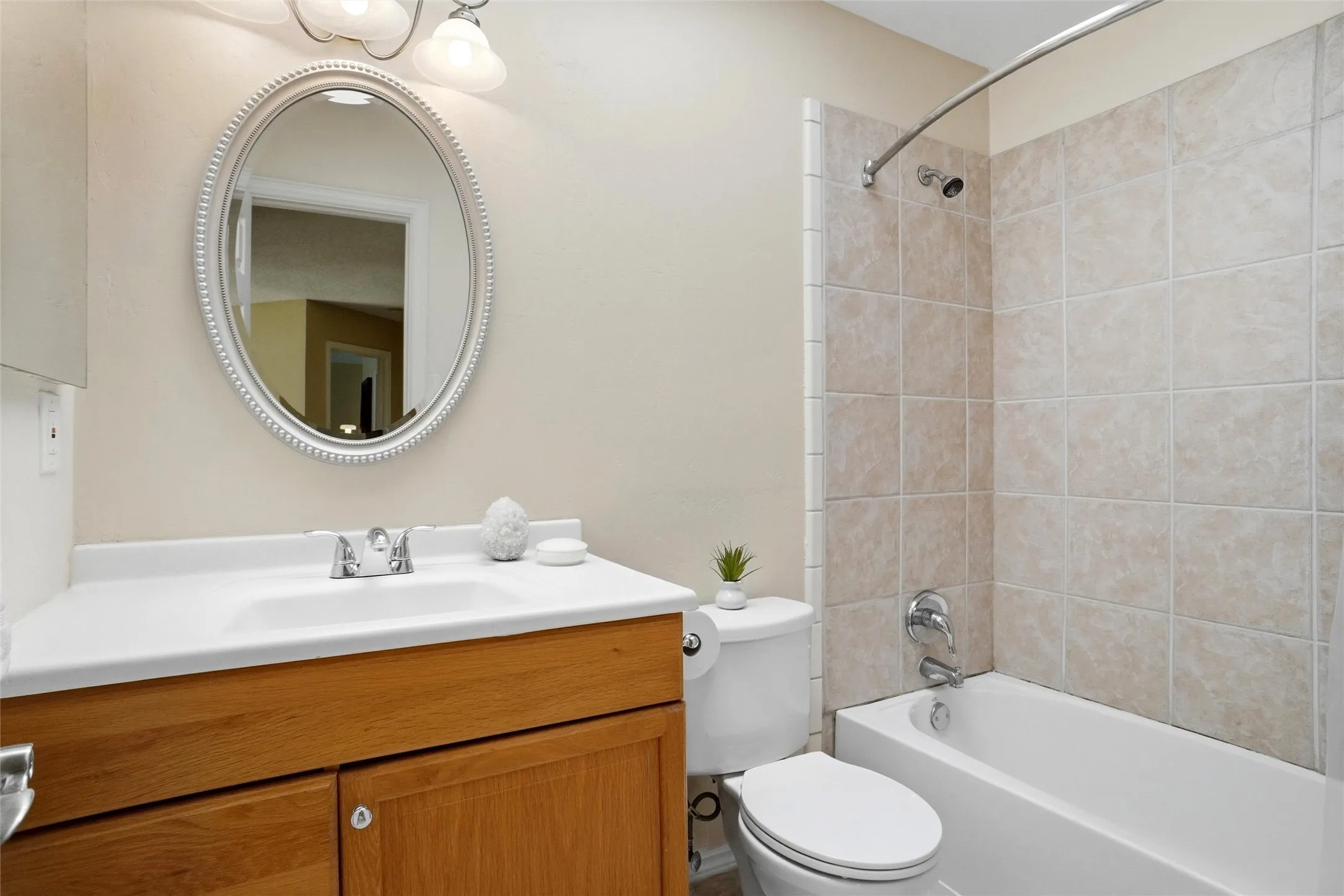 Single Family Residence For Sale in Dallas County , 852 Aberdeen Court, Coppell, Texas 75019, 4 Bedroom, 3 Bathroom, 2 Garage spaces, 2,228 Sqft, built in 1990, mls#21394001, Real Estate Agent in Coppell, Homes For Sale in Dallas county, Homes For Sale in Coppell, Realtor in Coppell Texas, Real Estate Brokerage Independent Realty Texas, Luminita Cordes Realtor