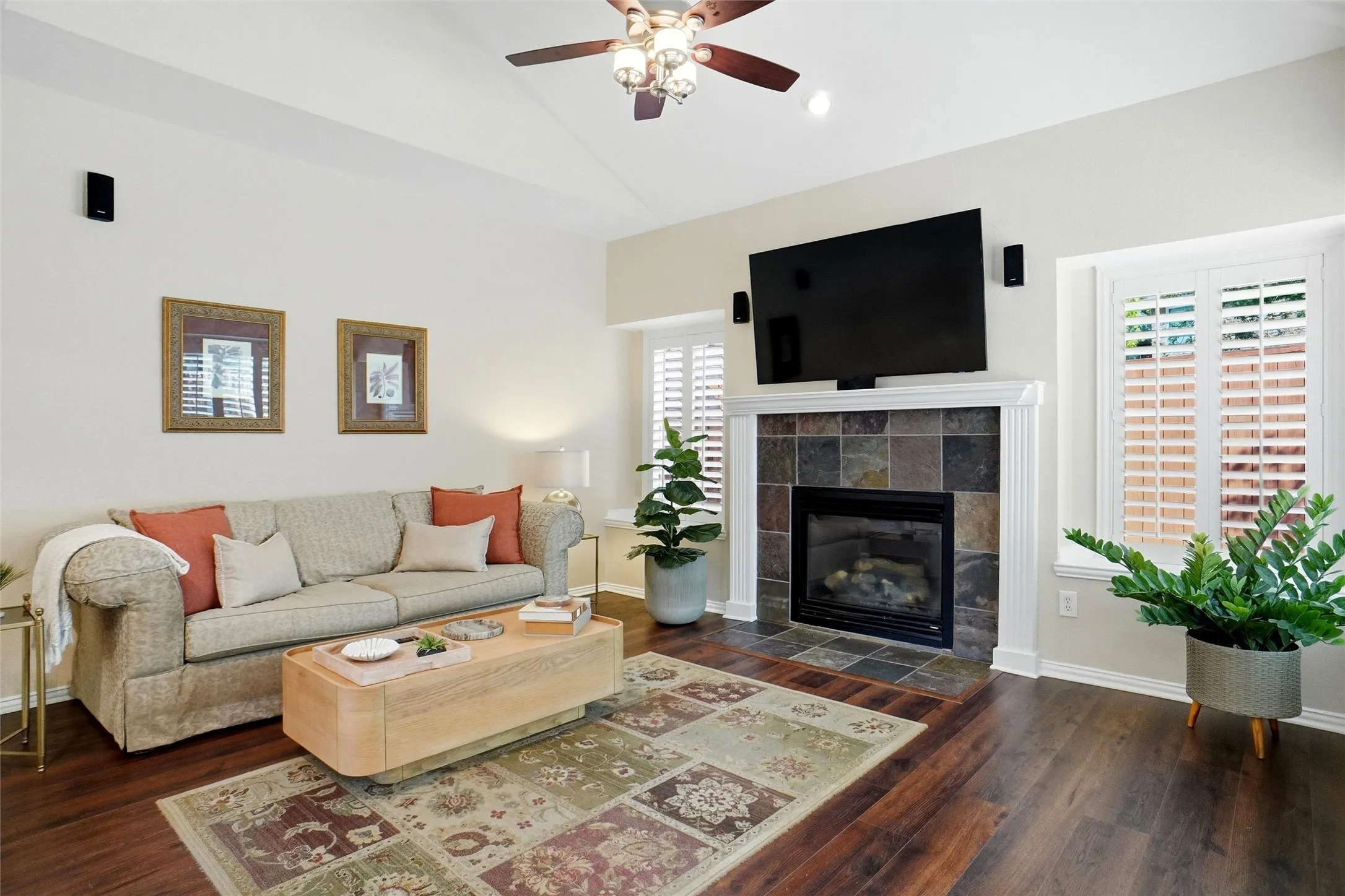 Single Family Residence For Sale in Dallas County , 852 Aberdeen Court, Coppell, Texas 75019, 4 Bedroom, 3 Bathroom, 2 Garage spaces, 2,228 Sqft, built in 1990, mls#21394001, Real Estate Agent in Coppell, Homes For Sale in Dallas county, Homes For Sale in Coppell, Realtor in Coppell Texas, Real Estate Brokerage Independent Realty Texas, Luminita Cordes Realtor