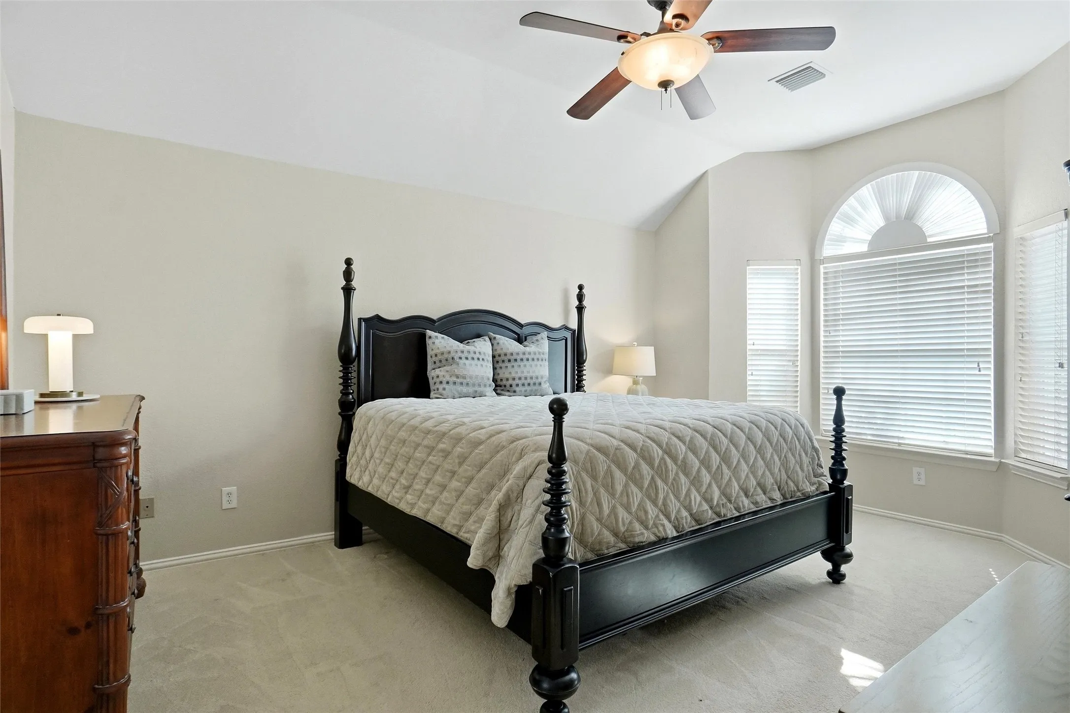 Single Family Residence For Sale in Dallas County , 852 Aberdeen Court, Coppell, Texas 75019, 4 Bedroom, 3 Bathroom, 2 Garage spaces, 2,228 Sqft, built in 1990, mls#21394001, Real Estate Agent in Coppell, Homes For Sale in Dallas county, Homes For Sale in Coppell, Realtor in Coppell Texas, Real Estate Brokerage Independent Realty Texas, Luminita Cordes Realtor