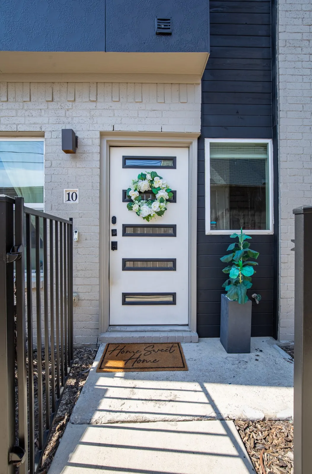 Condominium For Sale in Dallas County , 4914 Live Oak Street 10, Dallas, Texas 75206, 2 Bedroom, 3 Bathroom, 2 Garage spaces, 1,555 Sqft, built in 2018, mls#21392375, Real Estate Agent in Dallas, Homes For Sale in Dallas county, Homes For Sale in Dallas, Realtor in Dallas Texas, Real Estate Brokerage Independent Realty Texas, Luminita Cordes Realtor