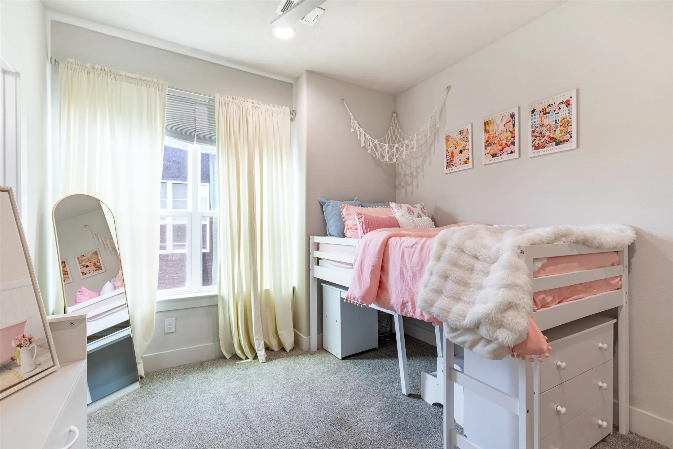 Condominium For Sale in Dallas County , 4914 Live Oak Street 10, Dallas, Texas 75206, 2 Bedroom, 3 Bathroom, 2 Garage spaces, 1,555 Sqft, built in 2018, mls#21392375, Real Estate Agent in Dallas, Homes For Sale in Dallas county, Homes For Sale in Dallas, Realtor in Dallas Texas, Real Estate Brokerage Independent Realty Texas, Luminita Cordes Realtor