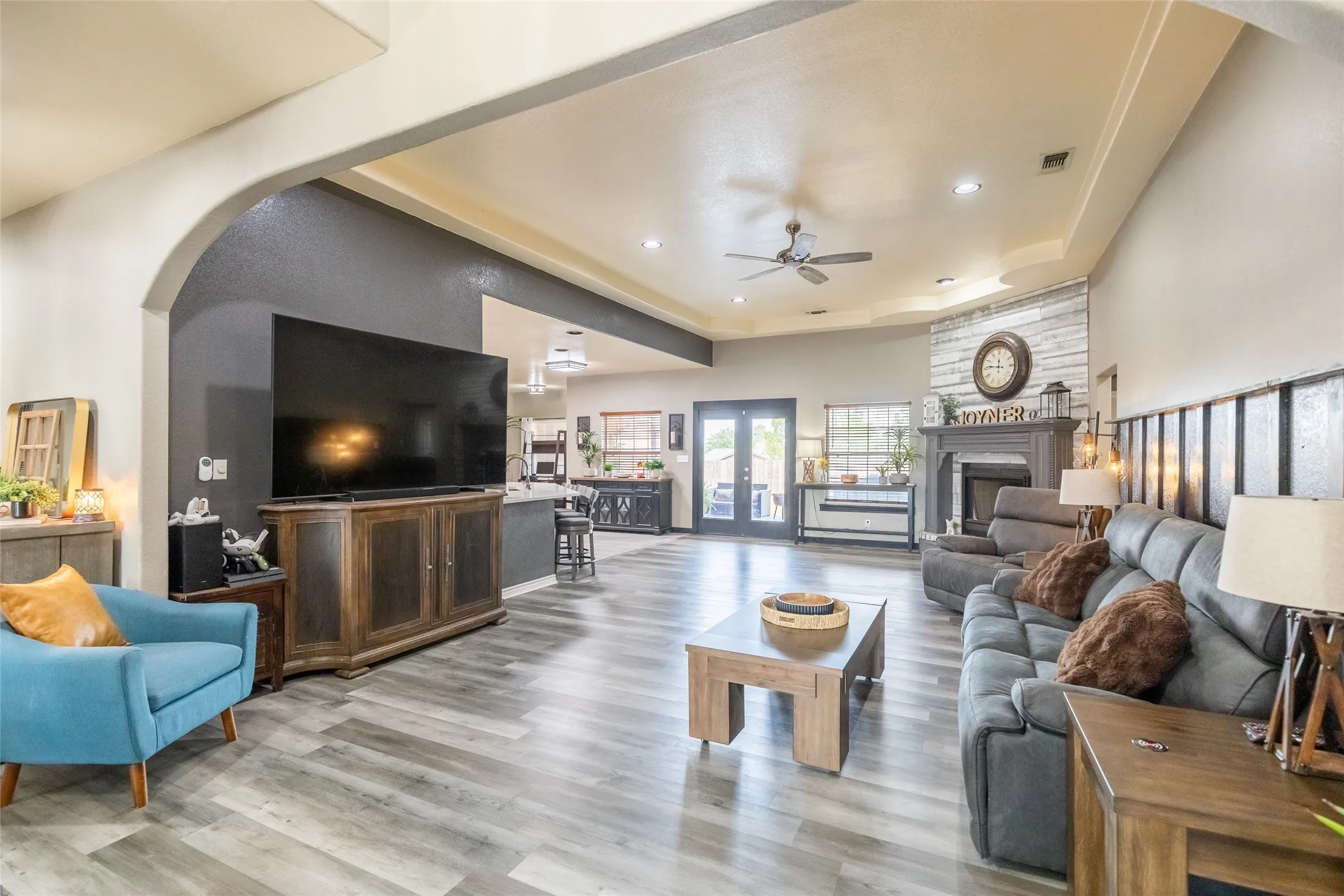 Single Family Residence For Sale in Taylor County , 2010 Westminster Drive, Abilene, Texas 79602, 4 Bedroom, 4 Bathroom, 2 Garage spaces, 3,382 Sqft, built in 2006, mls#21394621, Real Estate Agent in Abilene, Homes For Sale in Taylor county, Homes For Sale in Abilene, Realtor in Abilene Texas, Real Estate Brokerage Independent Realty Texas, Luminita Cordes Realtor