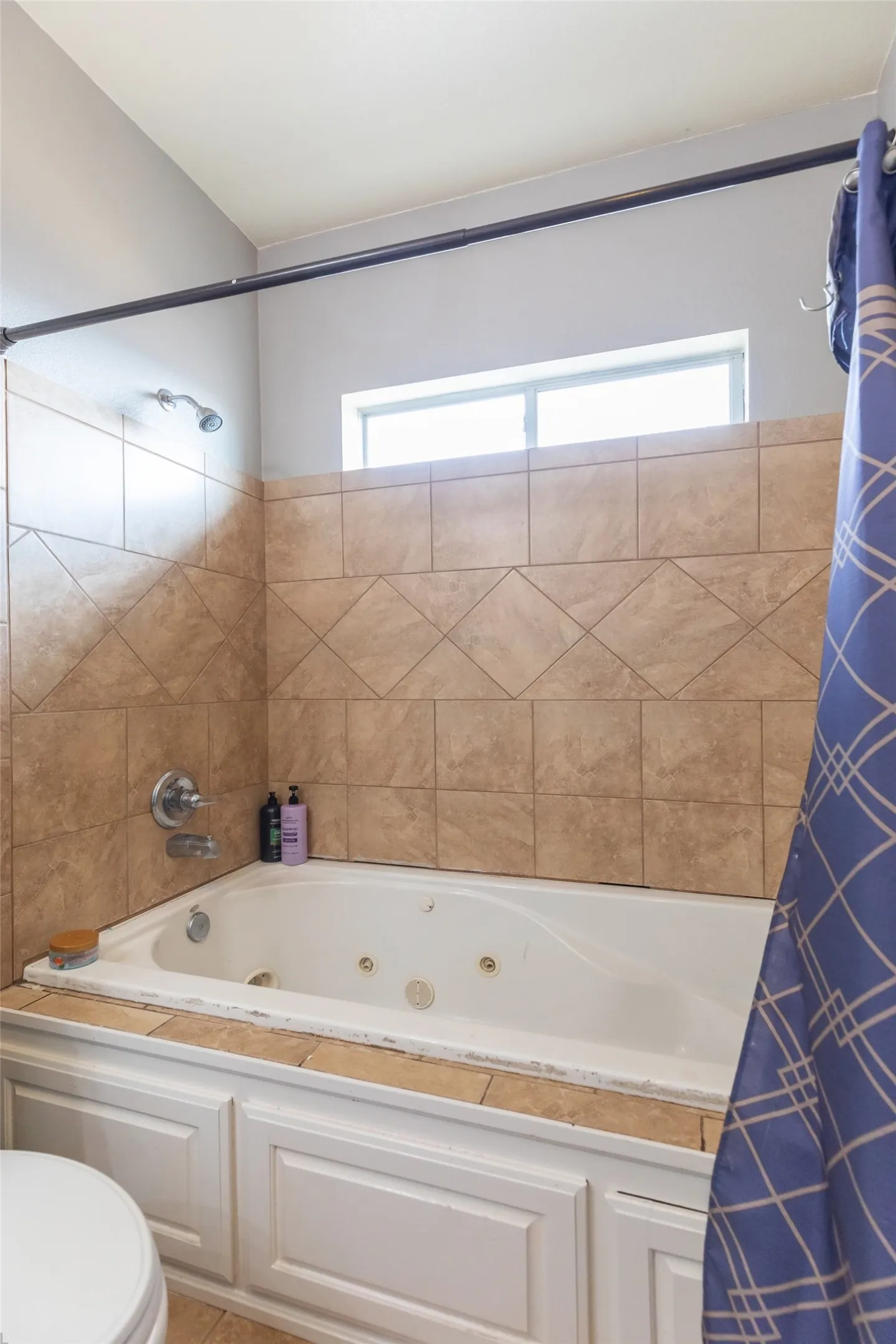Hall Bath with Jetted Tub