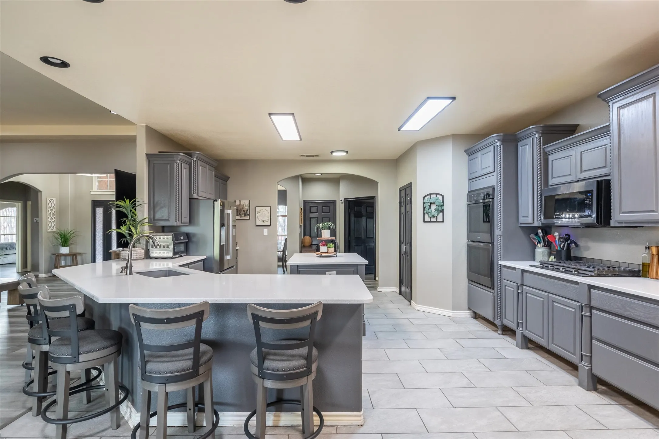 Single Family Residence For Sale in Taylor County , 2010 Westminster Drive, Abilene, Texas 79602, 4 Bedroom, 4 Bathroom, 2 Garage spaces, 3,382 Sqft, built in 2006, mls#21394621, Real Estate Agent in Abilene, Homes For Sale in Taylor county, Homes For Sale in Abilene, Realtor in Abilene Texas, Real Estate Brokerage Independent Realty Texas, Luminita Cordes Realtor