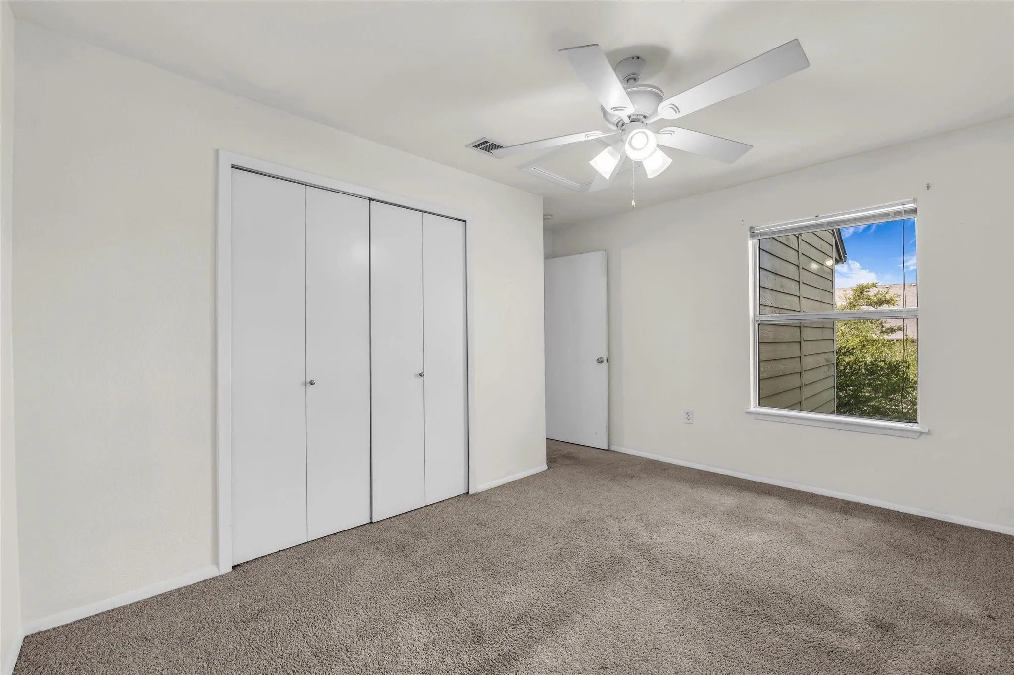 Condominium For Sale in Mc Lennan County , 1500 Lake Shore Drive 206, Waco, Texas 76708, 2 Bedroom, 1 Bathroom, Garage spaces, 876 Sqft, built in 1983, mls#21394624, Real Estate Agent in Waco, Homes For Sale in Mc Lennan county, Homes For Sale in Waco, Realtor in Waco Texas, Real Estate Brokerage Independent Realty Texas, Luminita Cordes Realtor