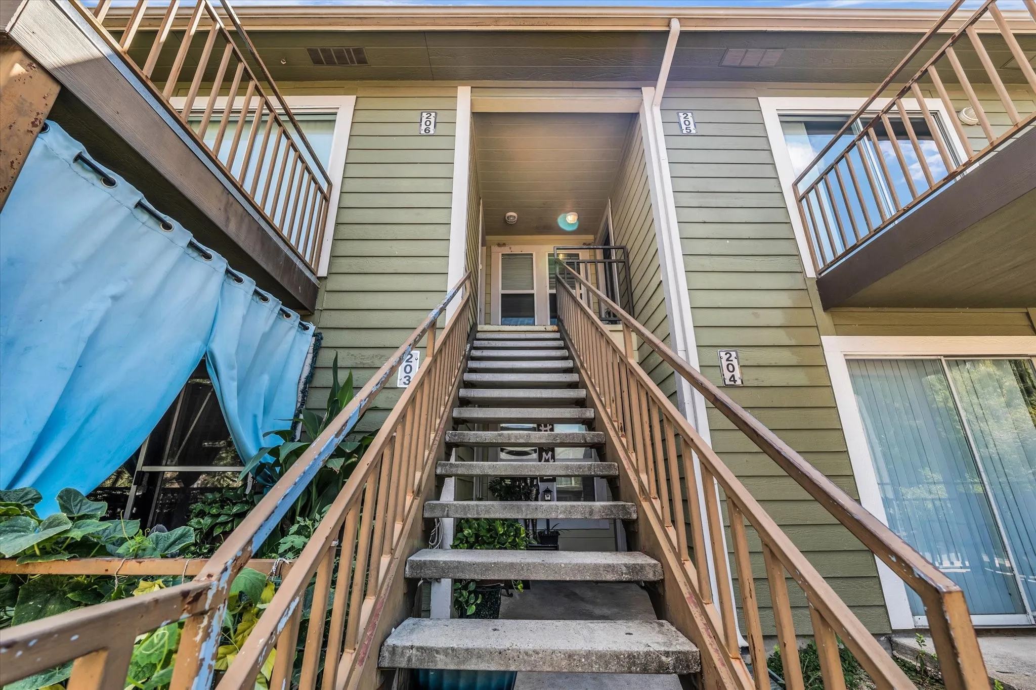 Condominium For Sale in Mc Lennan County , 1500 Lake Shore Drive 206, Waco, Texas 76708, 2 Bedroom, 1 Bathroom, Garage spaces, 876 Sqft, built in 1983, mls#21394624, Real Estate Agent in Waco, Homes For Sale in Mc Lennan county, Homes For Sale in Waco, Realtor in Waco Texas, Real Estate Brokerage Independent Realty Texas, Luminita Cordes Realtor