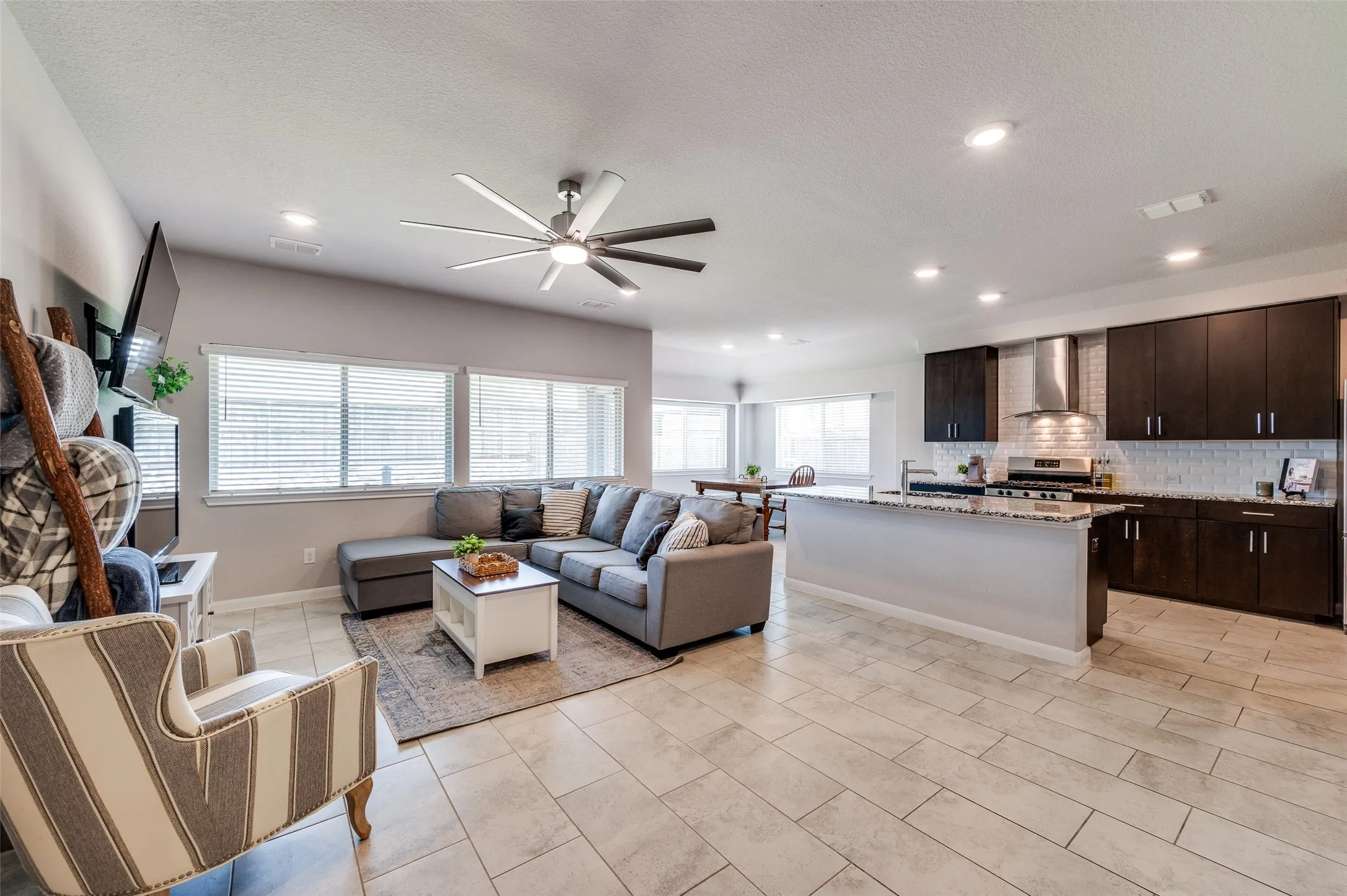 Single Family Residence For Sale in Denton County , 1305 Coyote Ridge, Aubrey, Texas 76227, 3 Bedroom, 2 Bathroom, 2 Garage spaces, 1,674 Sqft, built in 2019, mls#21393125, Real Estate Agent in Aubrey, Homes For Sale in Denton county, Homes For Sale in Aubrey, Realtor in Aubrey Texas, Real Estate Brokerage Independent Realty Texas, Luminita Cordes Realtor
