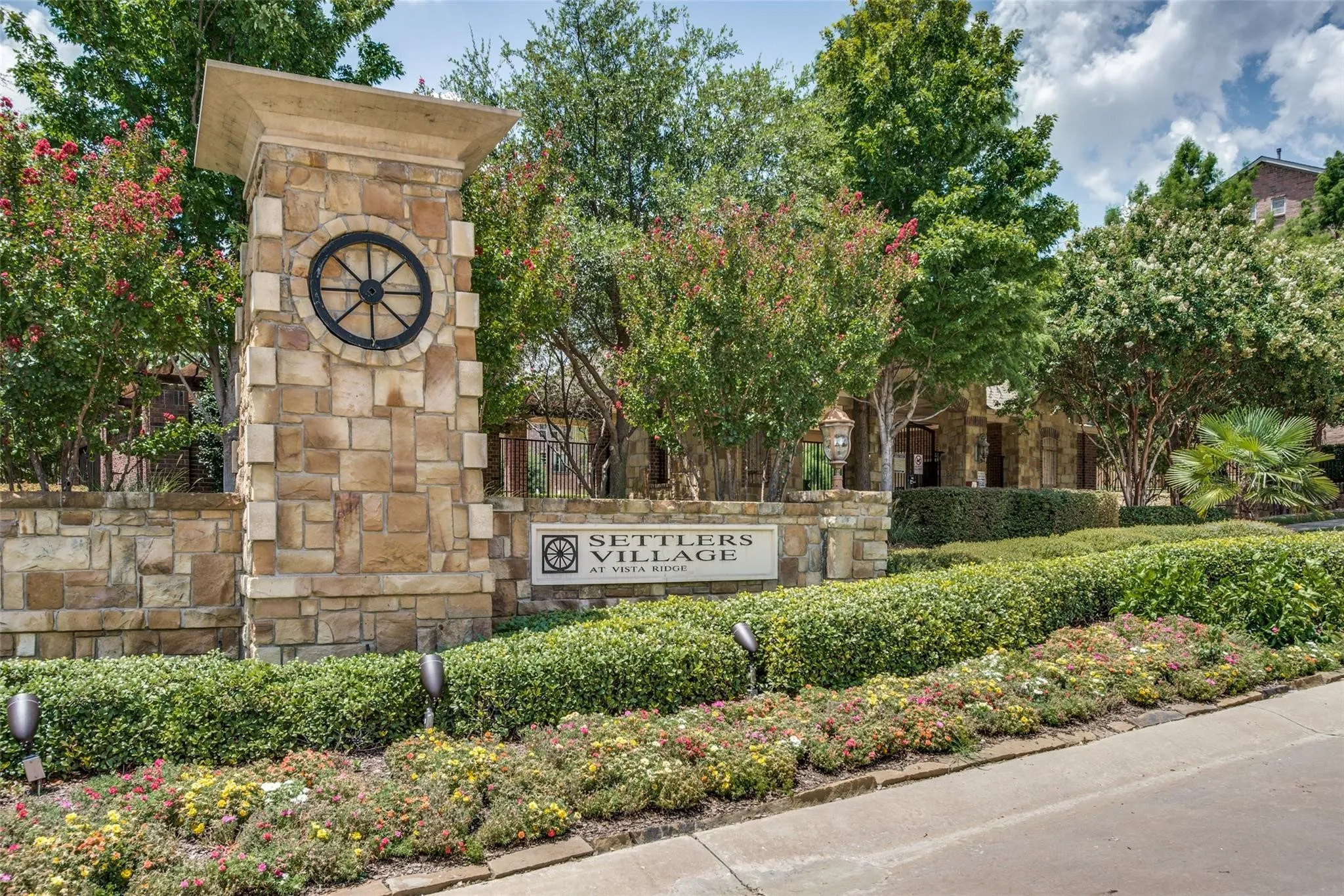 Townhouse For Sale in Denton County , 2656 Jacobson Drive, Lewisville, Texas 75067, 3 Bedroom, 3 Bathroom, 2 Garage spaces, 1,849 Sqft, built in 2009, mls#21373432, Real Estate Agent in Lewisville, Homes For Sale in Denton county, Homes For Sale in Lewisville, Realtor in Lewisville Texas, Real Estate Brokerage Independent Realty Texas, Luminita Cordes Realtor