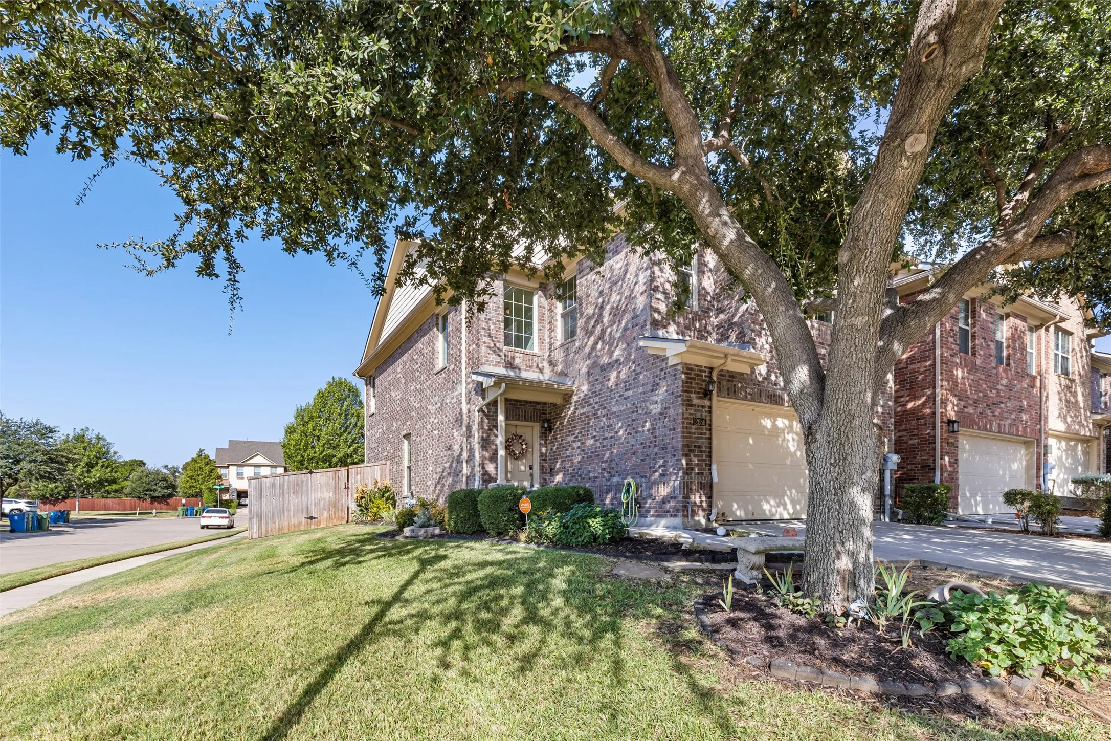 Beautiful townhouse on a corner lot