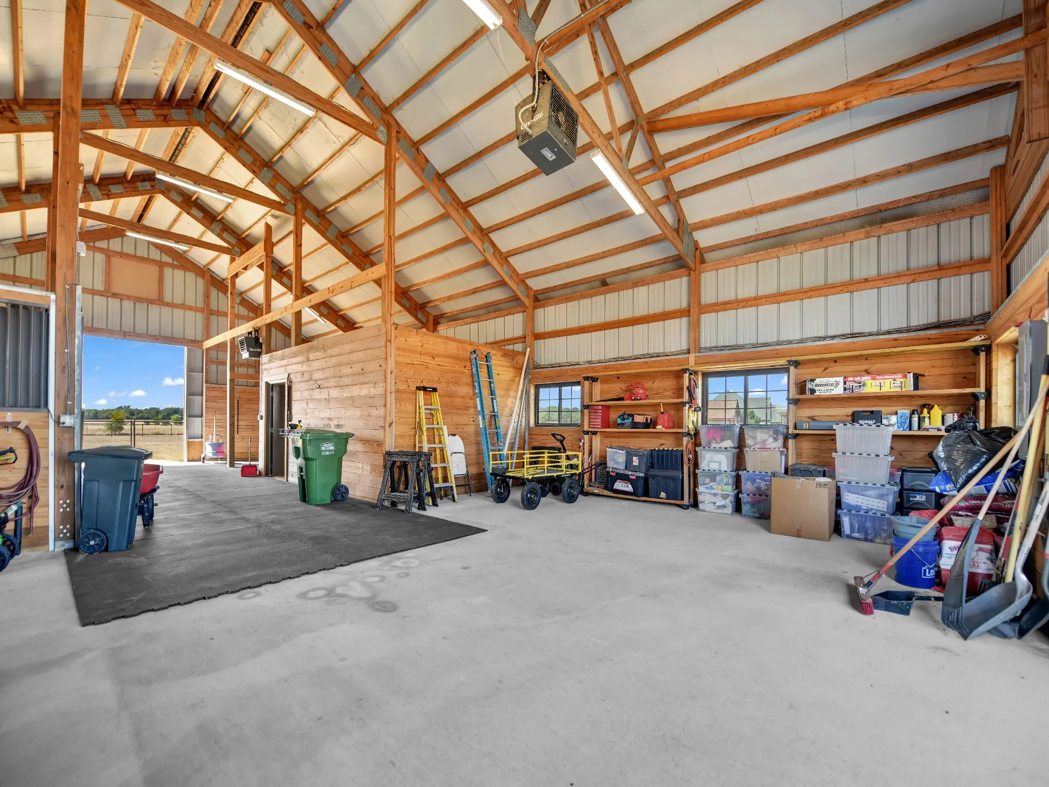 Single Family Residence For Sale in Hood County , 3601 Farm Land Court, Granbury, Texas 76048, 4 Bedroom, 3 Bathroom, 3 Garage spaces, 2,632 Sqft, built in 2021, mls#21394630, Real Estate Agent in Granbury, Homes For Sale in Hood county, Homes For Sale in Granbury, Realtor in Granbury Texas, Real Estate Brokerage Independent Realty Texas, Luminita Cordes Realtor