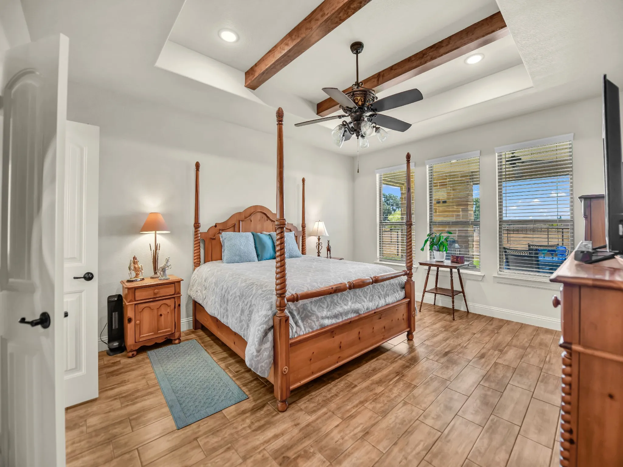 Single Family Residence For Sale in Hood County , 3601 Farm Land Court, Granbury, Texas 76048, 4 Bedroom, 3 Bathroom, 3 Garage spaces, 2,632 Sqft, built in 2021, mls#21394630, Real Estate Agent in Granbury, Homes For Sale in Hood county, Homes For Sale in Granbury, Realtor in Granbury Texas, Real Estate Brokerage Independent Realty Texas, Luminita Cordes Realtor