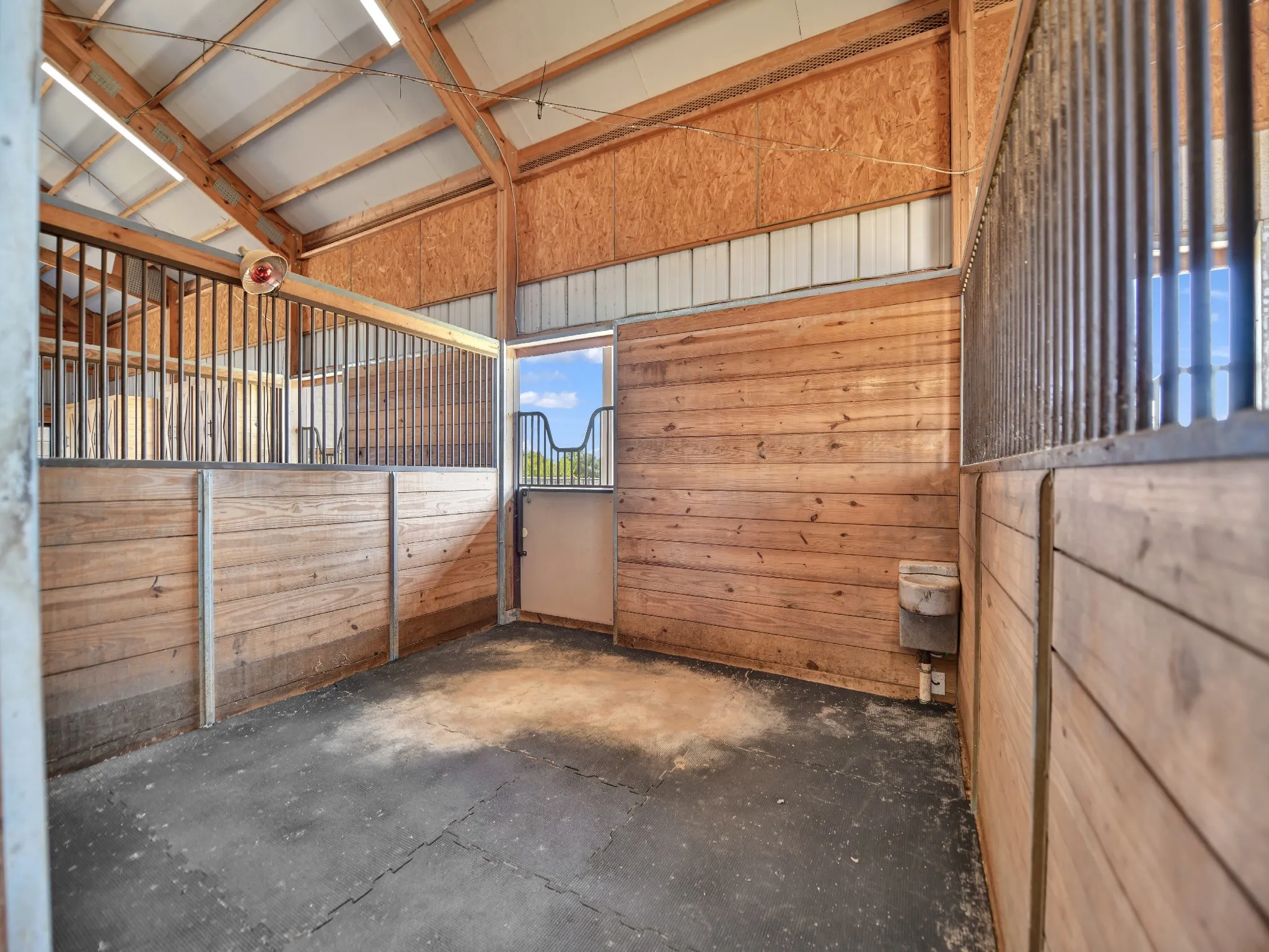 Single Family Residence For Sale in Hood County , 3601 Farm Land Court, Granbury, Texas 76048, 4 Bedroom, 3 Bathroom, 3 Garage spaces, 2,632 Sqft, built in 2021, mls#21394630, Real Estate Agent in Granbury, Homes For Sale in Hood county, Homes For Sale in Granbury, Realtor in Granbury Texas, Real Estate Brokerage Independent Realty Texas, Luminita Cordes Realtor