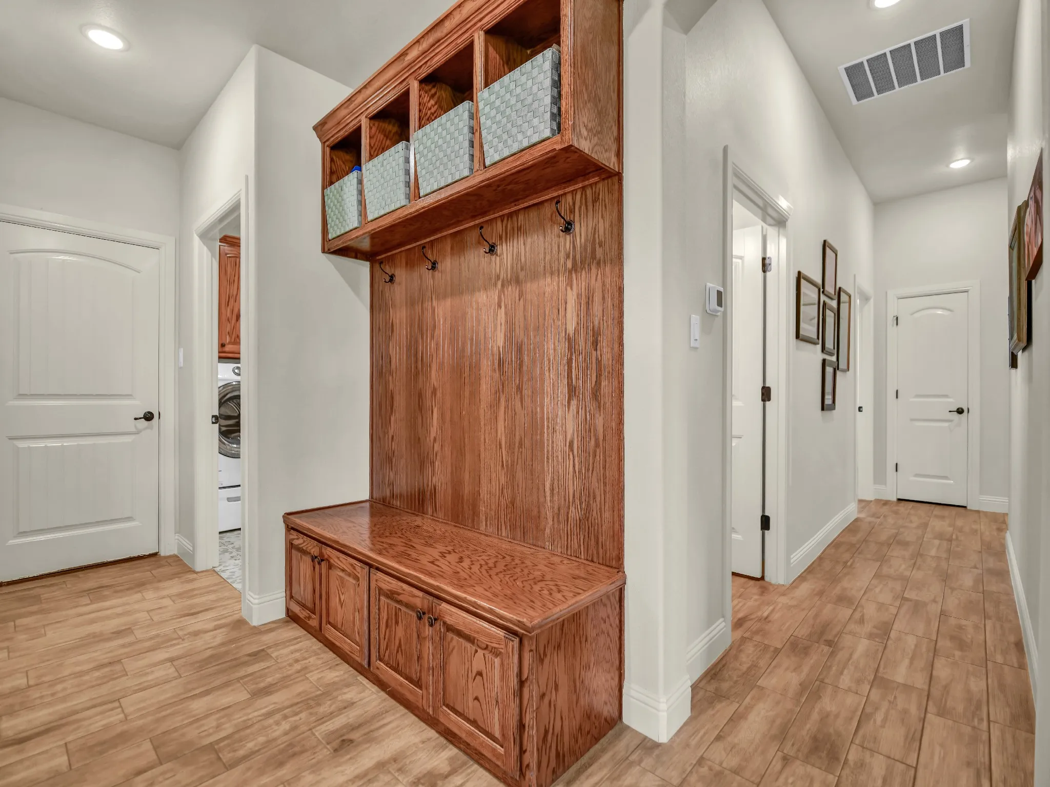 Single Family Residence For Sale in Hood County , 3601 Farm Land Court, Granbury, Texas 76048, 4 Bedroom, 3 Bathroom, 3 Garage spaces, 2,632 Sqft, built in 2021, mls#21394630, Real Estate Agent in Granbury, Homes For Sale in Hood county, Homes For Sale in Granbury, Realtor in Granbury Texas, Real Estate Brokerage Independent Realty Texas, Luminita Cordes Realtor