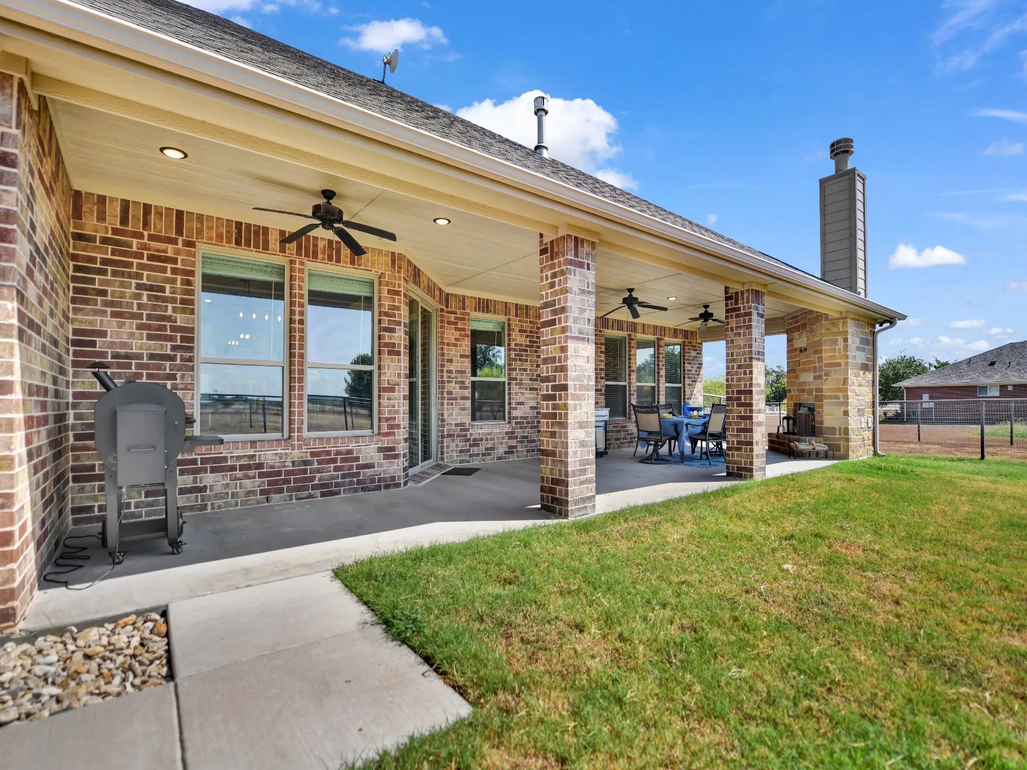 Single Family Residence For Sale in Hood County , 3601 Farm Land Court, Granbury, Texas 76048, 4 Bedroom, 3 Bathroom, 3 Garage spaces, 2,632 Sqft, built in 2021, mls#21394630, Real Estate Agent in Granbury, Homes For Sale in Hood county, Homes For Sale in Granbury, Realtor in Granbury Texas, Real Estate Brokerage Independent Realty Texas, Luminita Cordes Realtor