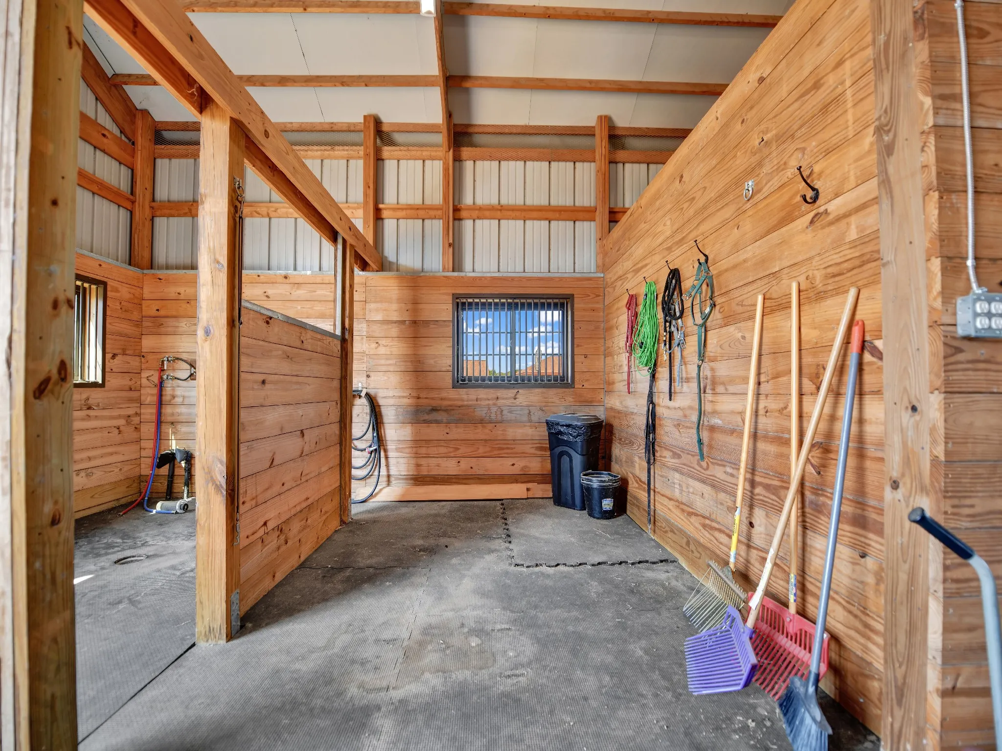 Single Family Residence For Sale in Hood County , 3601 Farm Land Court, Granbury, Texas 76048, 4 Bedroom, 3 Bathroom, 3 Garage spaces, 2,632 Sqft, built in 2021, mls#21394630, Real Estate Agent in Granbury, Homes For Sale in Hood county, Homes For Sale in Granbury, Realtor in Granbury Texas, Real Estate Brokerage Independent Realty Texas, Luminita Cordes Realtor