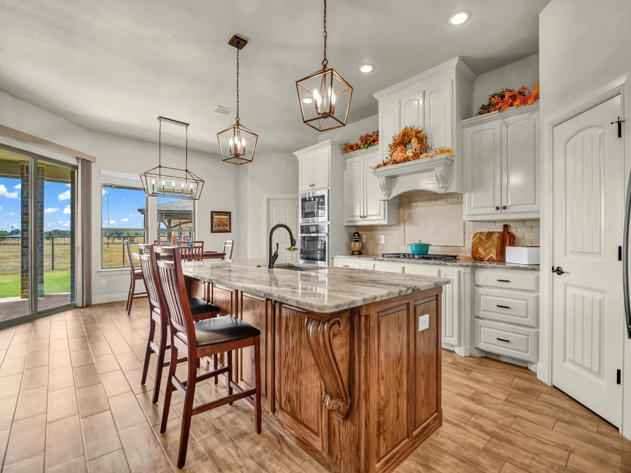 Single Family Residence For Sale in Hood County , 3601 Farm Land Court, Granbury, Texas 76048, 4 Bedroom, 3 Bathroom, 3 Garage spaces, 2,632 Sqft, built in 2021, mls#21394630, Real Estate Agent in Granbury, Homes For Sale in Hood county, Homes For Sale in Granbury, Realtor in Granbury Texas, Real Estate Brokerage Independent Realty Texas, Luminita Cordes Realtor