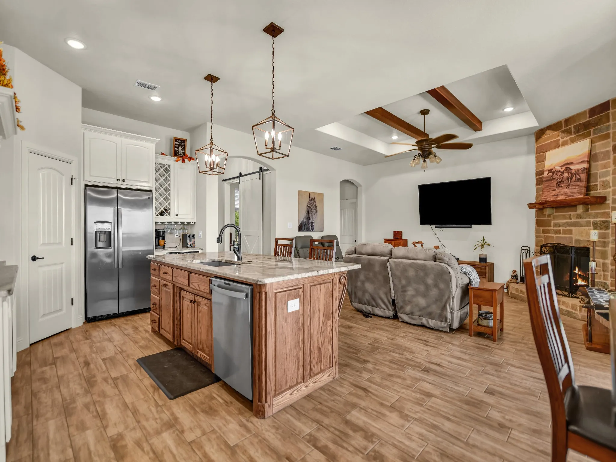 Single Family Residence For Sale in Hood County , 3601 Farm Land Court, Granbury, Texas 76048, 4 Bedroom, 3 Bathroom, 3 Garage spaces, 2,632 Sqft, built in 2021, mls#21394630, Real Estate Agent in Granbury, Homes For Sale in Hood county, Homes For Sale in Granbury, Realtor in Granbury Texas, Real Estate Brokerage Independent Realty Texas, Luminita Cordes Realtor