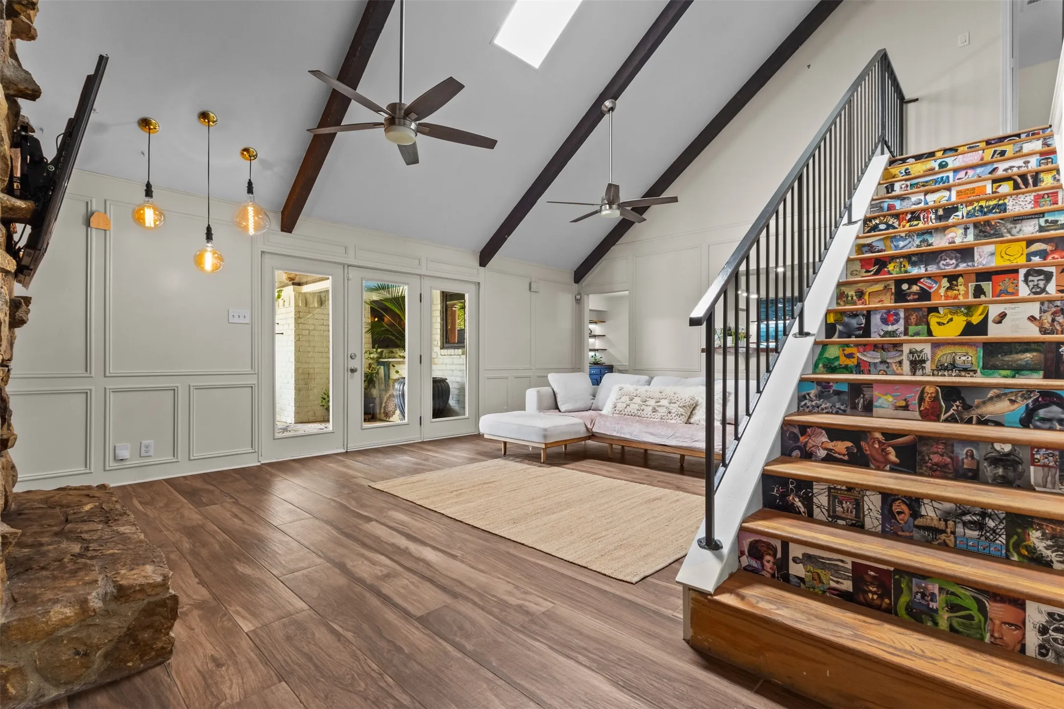 Single Family Residence For Sale in Dallas County , 11132 Yorksprings Drive, Dallas, Texas 75218, 5 Bedroom, 3 Bathroom, 2 Garage spaces, 2,780 Sqft, built in 1969, mls#21392743, Real Estate Agent in Dallas, Homes For Sale in Dallas county, Homes For Sale in Dallas, Realtor in Dallas Texas, Real Estate Brokerage Independent Realty Texas, Luminita Cordes Realtor