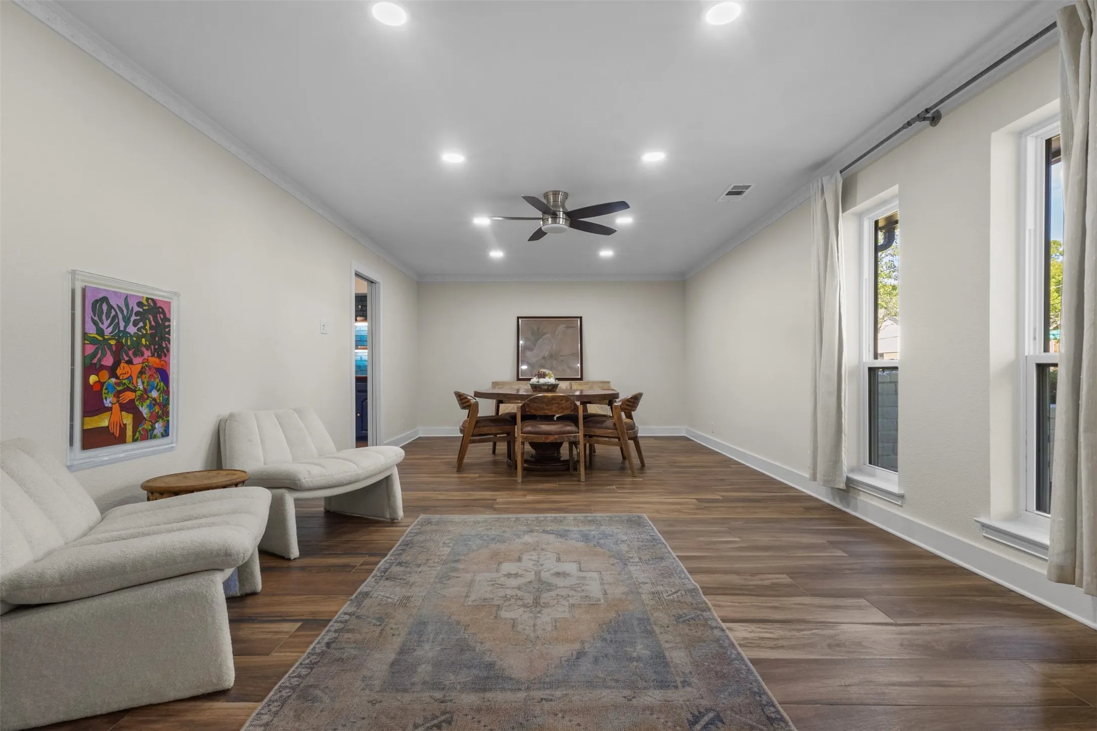 Single Family Residence For Sale in Dallas County , 11132 Yorksprings Drive, Dallas, Texas 75218, 5 Bedroom, 3 Bathroom, 2 Garage spaces, 2,780 Sqft, built in 1969, mls#21392743, Real Estate Agent in Dallas, Homes For Sale in Dallas county, Homes For Sale in Dallas, Realtor in Dallas Texas, Real Estate Brokerage Independent Realty Texas, Luminita Cordes Realtor