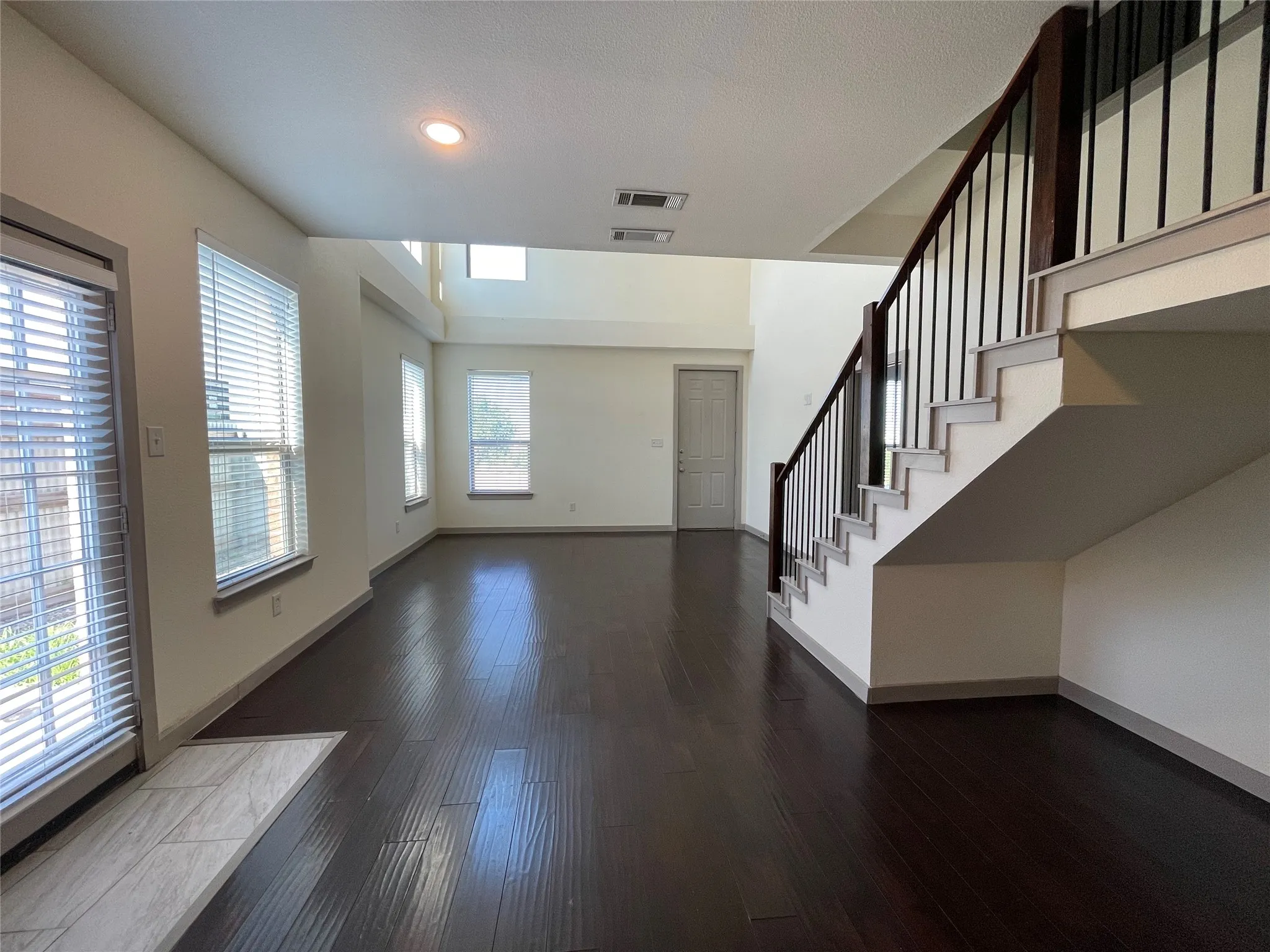 Townhouse For Rent in Tarrant County , 3629 Valley Vista Drive 707, Hurst, Texas 76053, 3 Bedroom, 2 Bathroom, Garage spaces, 1,520 Sqft, built in 2013, mls#21391653, Real Estate Agent in Hurst, Homes For Rent in Tarrant county, Homes For Rent in Hurst, Realtor in Hurst Texas, Real Estate Brokerage Independent Realty Texas, Luminita Cordes Realtor