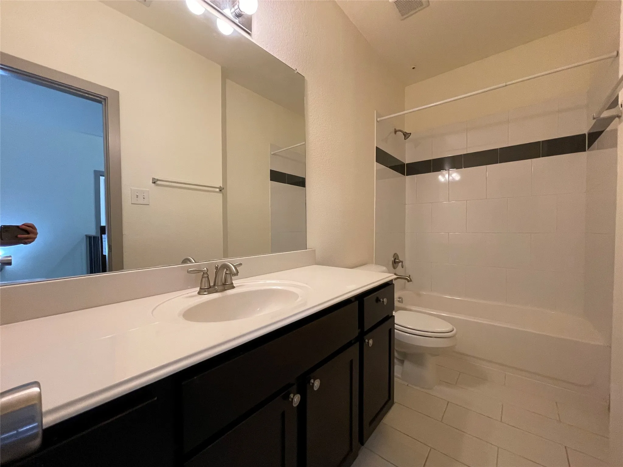 Townhouse For Rent in Tarrant County , 3629 Valley Vista Drive 707, Hurst, Texas 76053, 3 Bedroom, 2 Bathroom, Garage spaces, 1,520 Sqft, built in 2013, mls#21391653, Real Estate Agent in Hurst, Homes For Rent in Tarrant county, Homes For Rent in Hurst, Realtor in Hurst Texas, Real Estate Brokerage Independent Realty Texas, Luminita Cordes Realtor