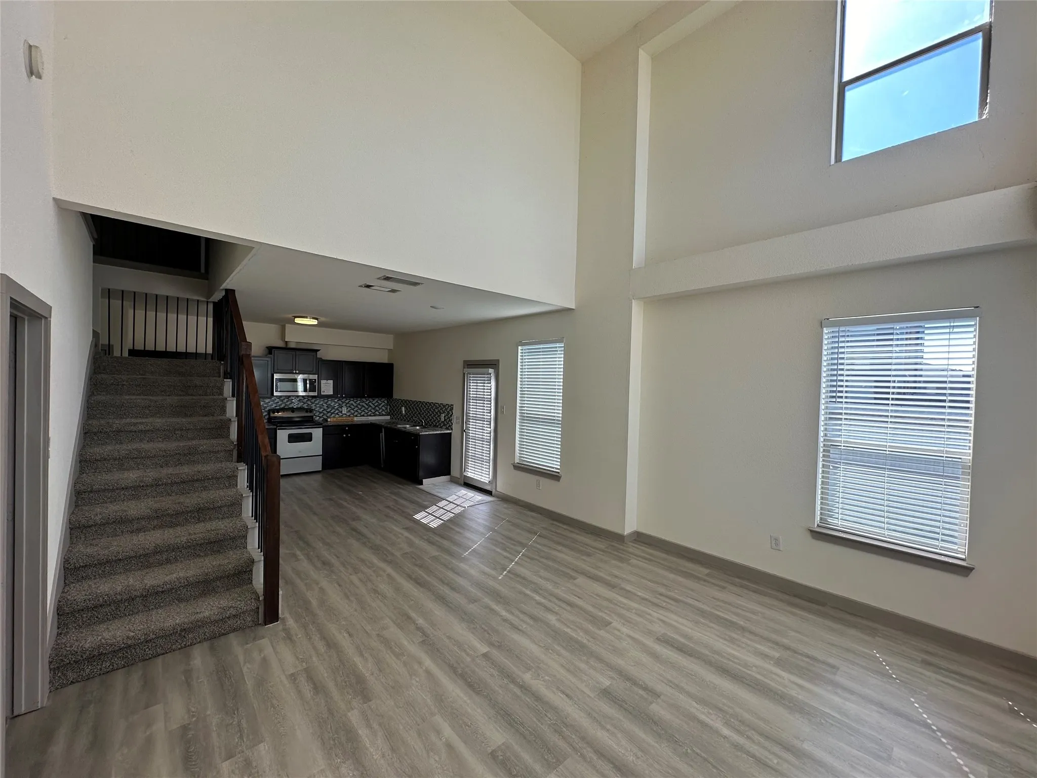 Townhouse For Rent in Tarrant County , 3629 Valley Vista Drive 707, Hurst, Texas 76053, 3 Bedroom, 2 Bathroom, Garage spaces, 1,520 Sqft, built in 2013, mls#21391653, Real Estate Agent in Hurst, Homes For Rent in Tarrant county, Homes For Rent in Hurst, Realtor in Hurst Texas, Real Estate Brokerage Independent Realty Texas, Luminita Cordes Realtor