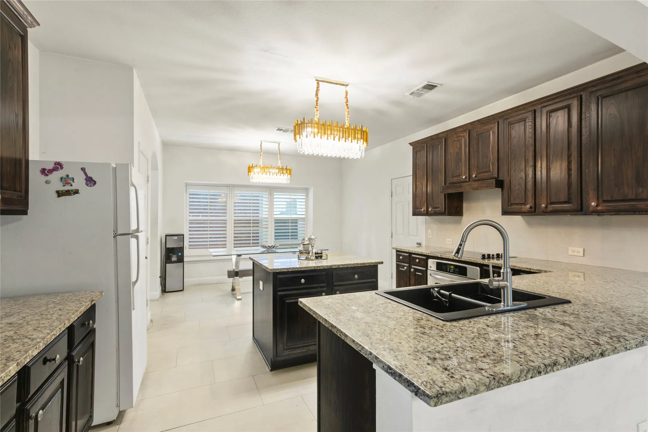 Single Family Residence For Sale in Collin County , 3925 Gardenia Lane, Mc Kinney, Texas 75070, 4 Bedroom, 3 Bathroom, 2 Garage spaces, 2,601 Sqft, built in 2001, mls#21381000, Real Estate Agent in Mc Kinney, Homes For Sale in Collin county, Homes For Sale in Mc Kinney, Realtor in Mc Kinney Texas, Real Estate Brokerage Independent Realty Texas, Luminita Cordes Realtor