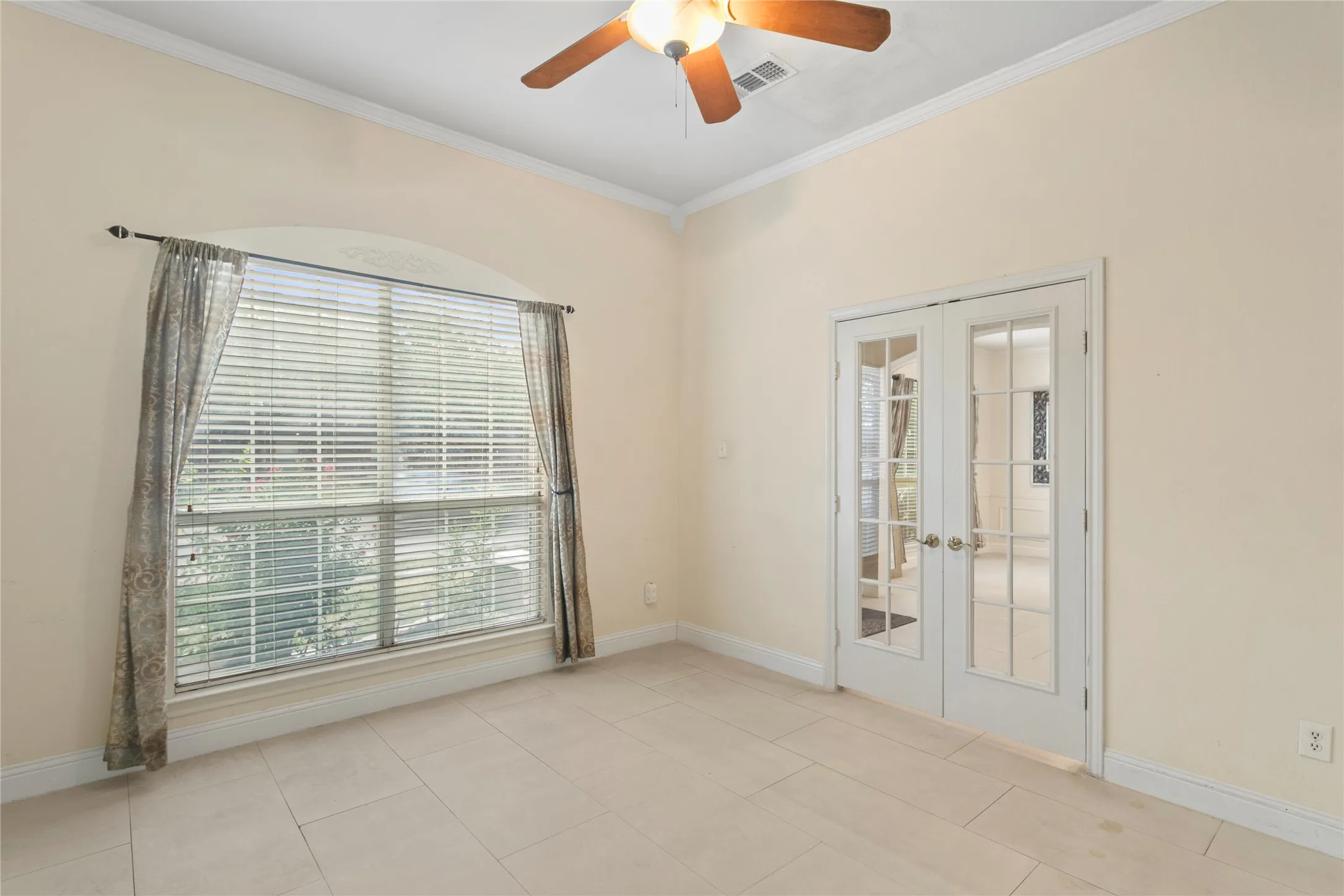 Single Family Residence For Sale in Collin County , 3925 Gardenia Lane, Mc Kinney, Texas 75070, 4 Bedroom, 3 Bathroom, 2 Garage spaces, 2,601 Sqft, built in 2001, mls#21381000, Real Estate Agent in Mc Kinney, Homes For Sale in Collin county, Homes For Sale in Mc Kinney, Realtor in Mc Kinney Texas, Real Estate Brokerage Independent Realty Texas, Luminita Cordes Realtor